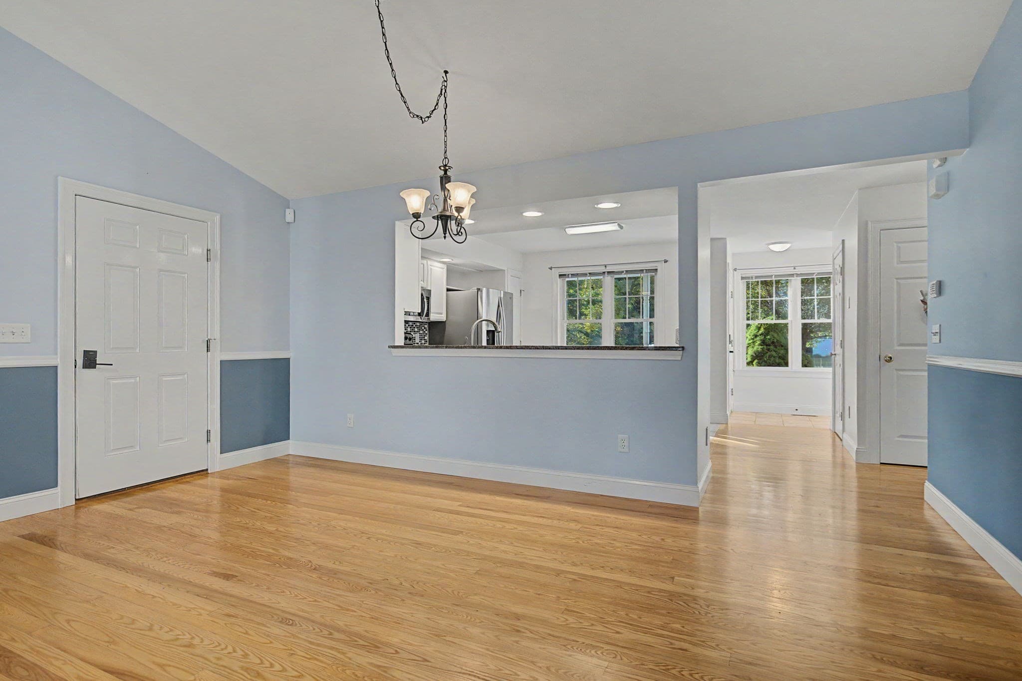 Condominium at 22 Pomeroy Meadow Rd # 2, Southampton MA 01073, photo 8 of 37