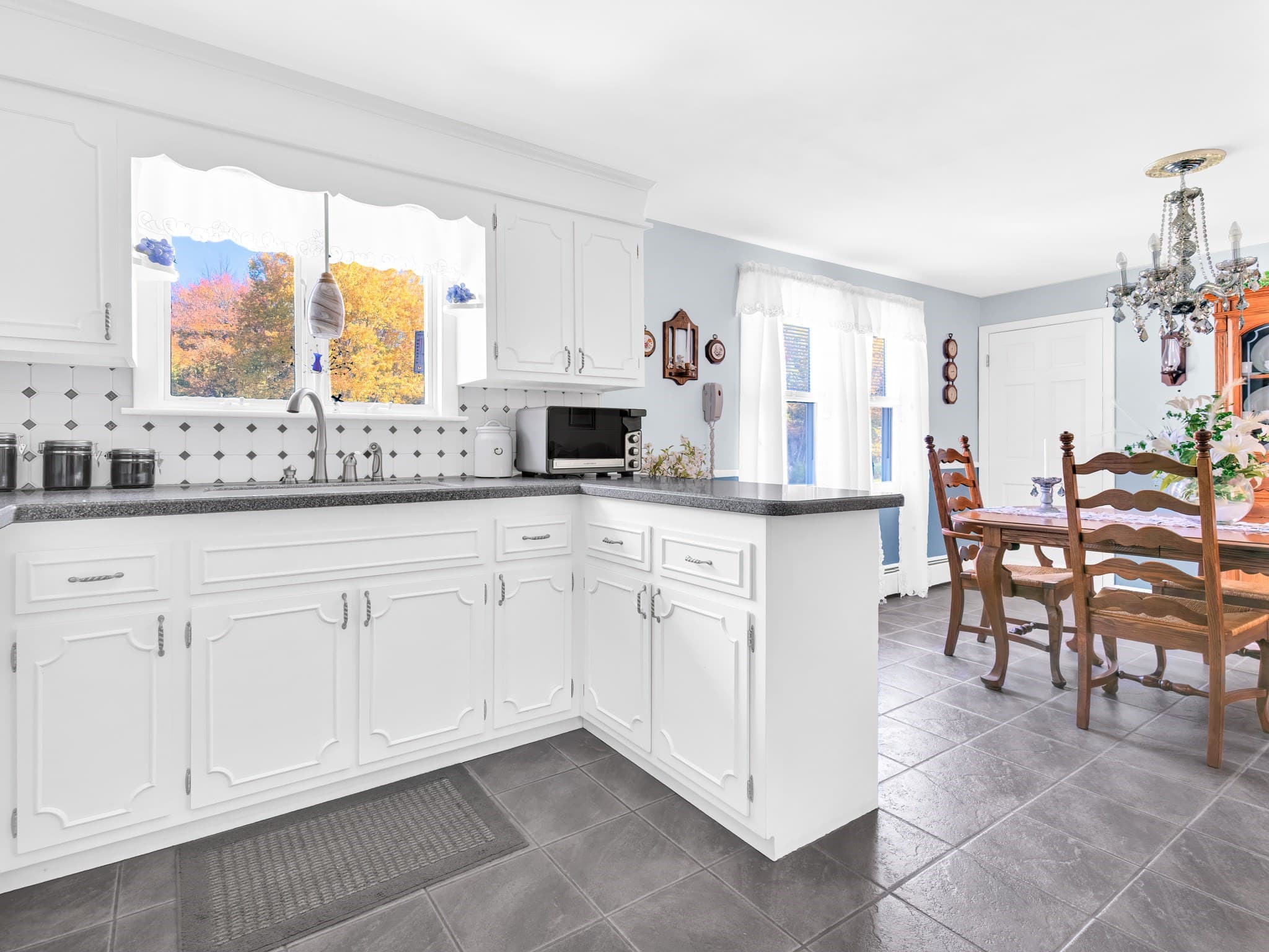 Single Family Residence at 580 Wrentham Road, Bellingham MA 02019, photo 13 of 38