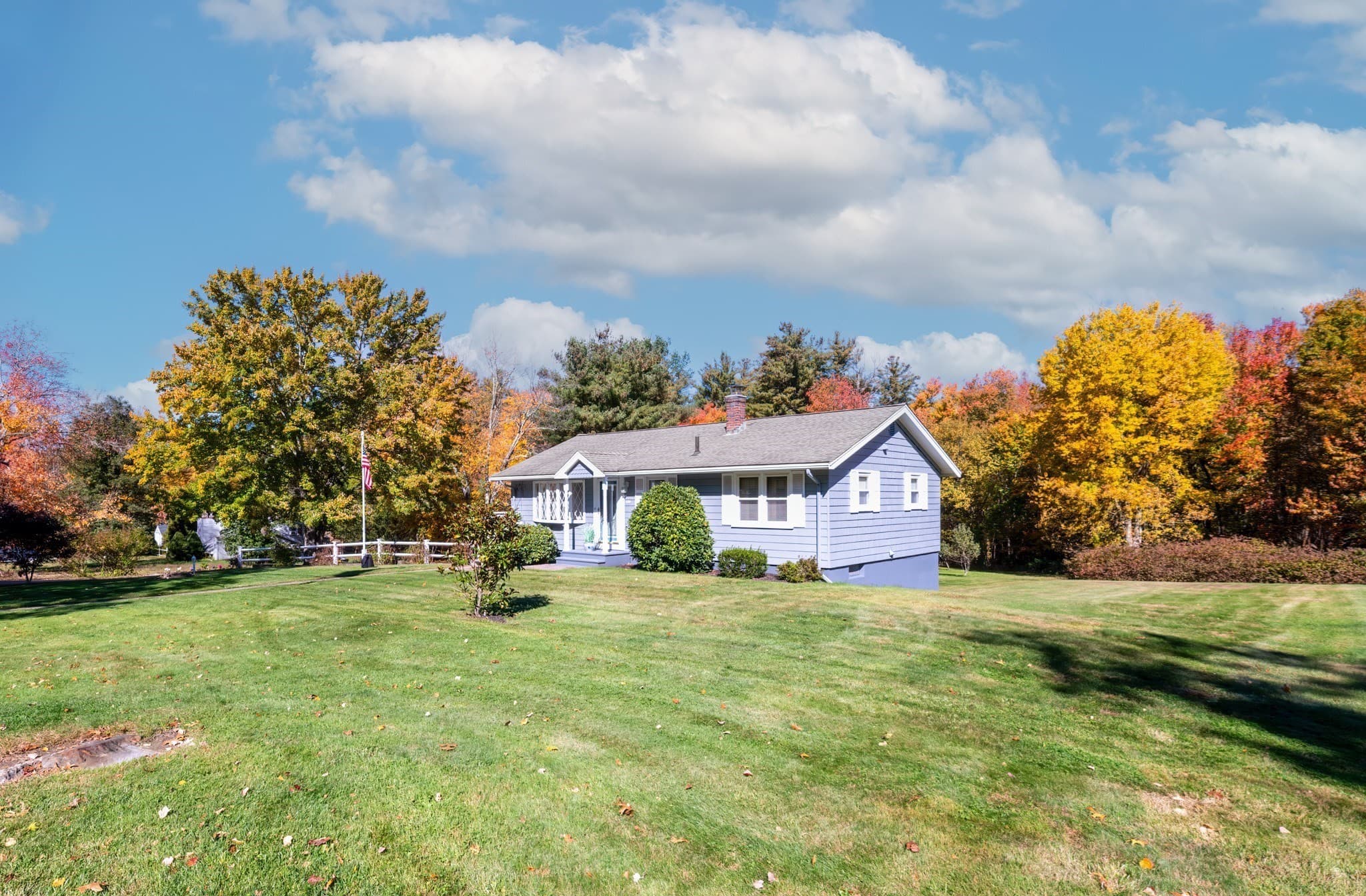Single Family Residence at 580 Wrentham Road, Bellingham MA 02019, photo 3 of 38