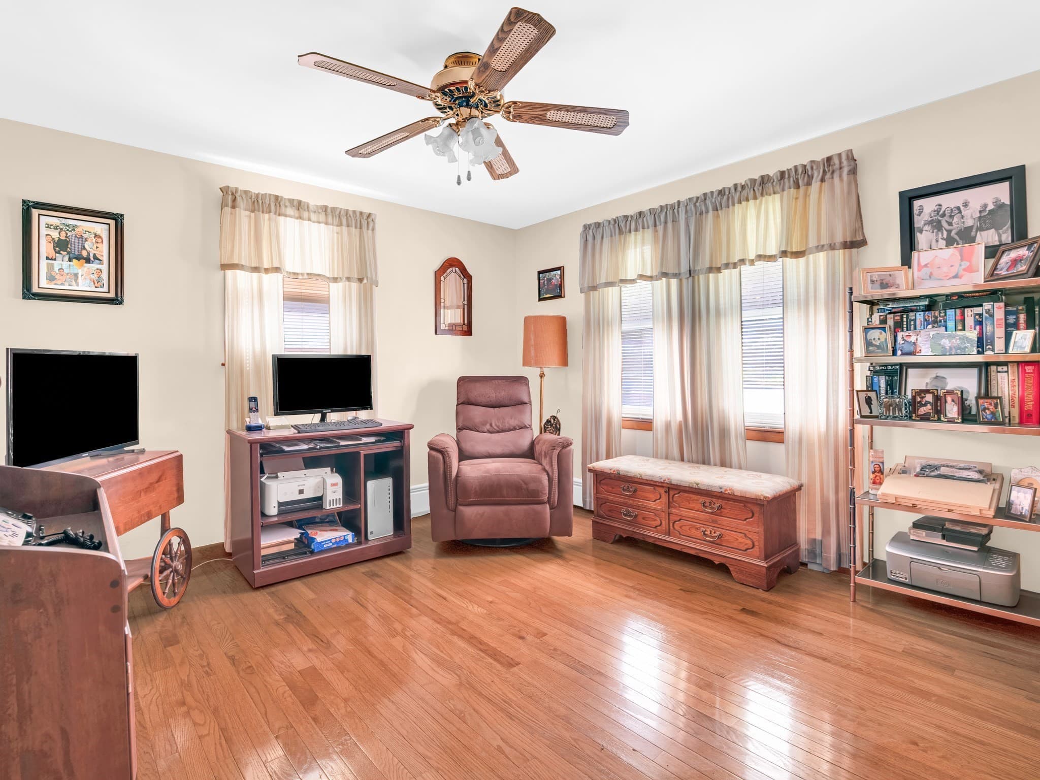 Single Family Residence at 580 Wrentham Road, Bellingham MA 02019, photo 20 of 38