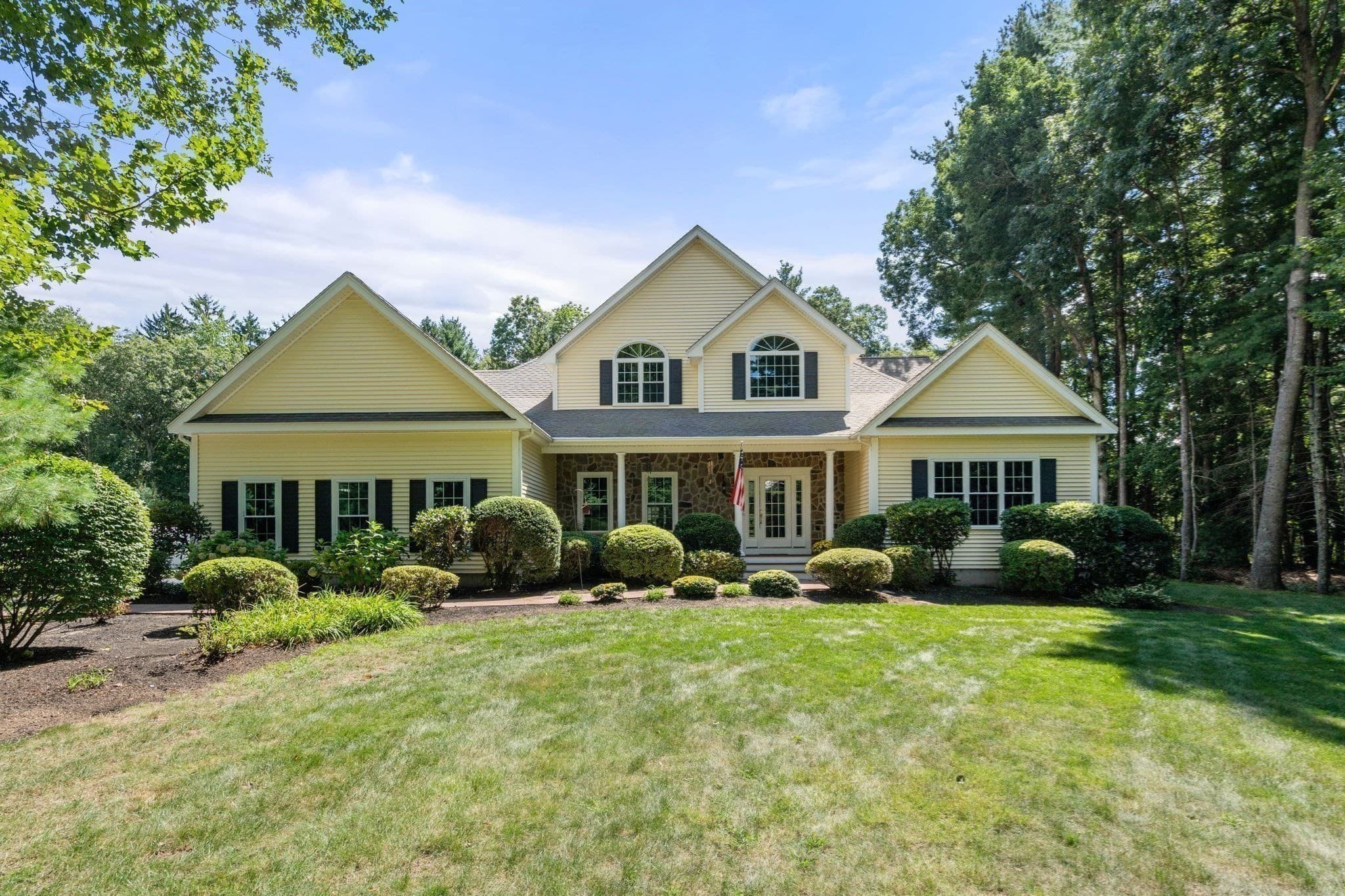 Single Family Residence at 784 Washington St, Franklin MA 02038, photo 2 of 42