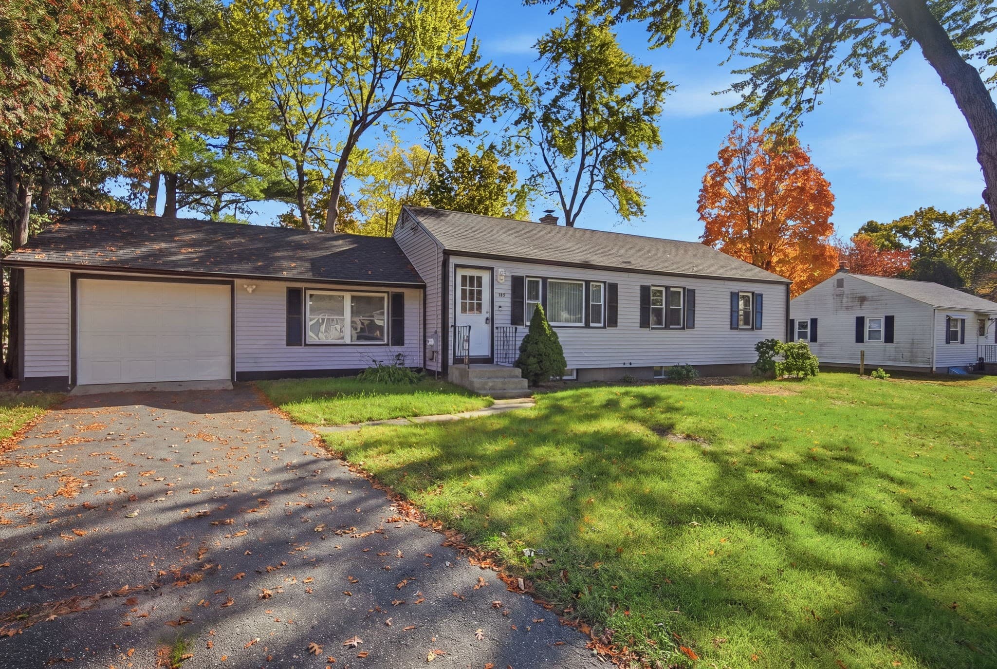 Single Family Residence at 89 Juniper Dr, Springfield MA 01119, photo 2 of 35