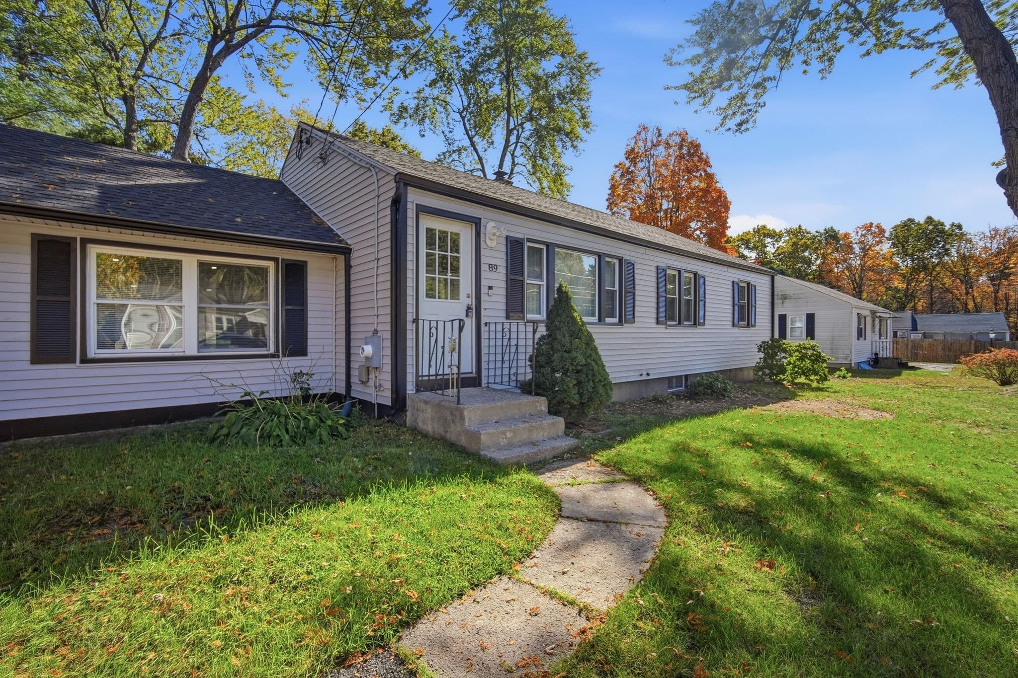 Single Family Residence at 89 Juniper Dr, Springfield MA 01119, photo 3 of 35