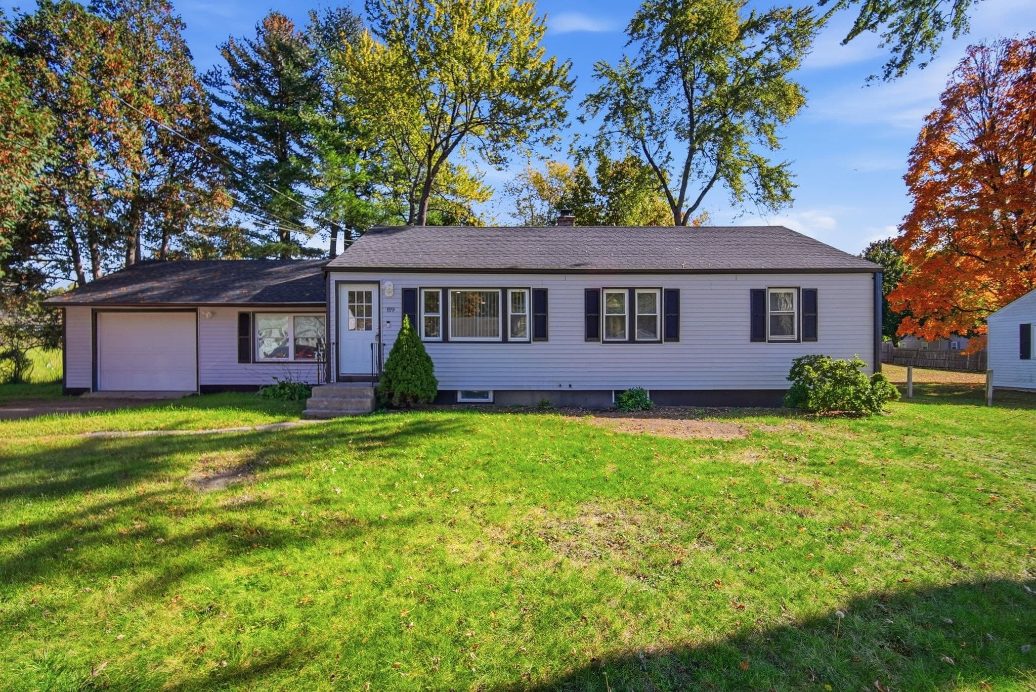 89 Juniper Dr, Springfield MA 01119