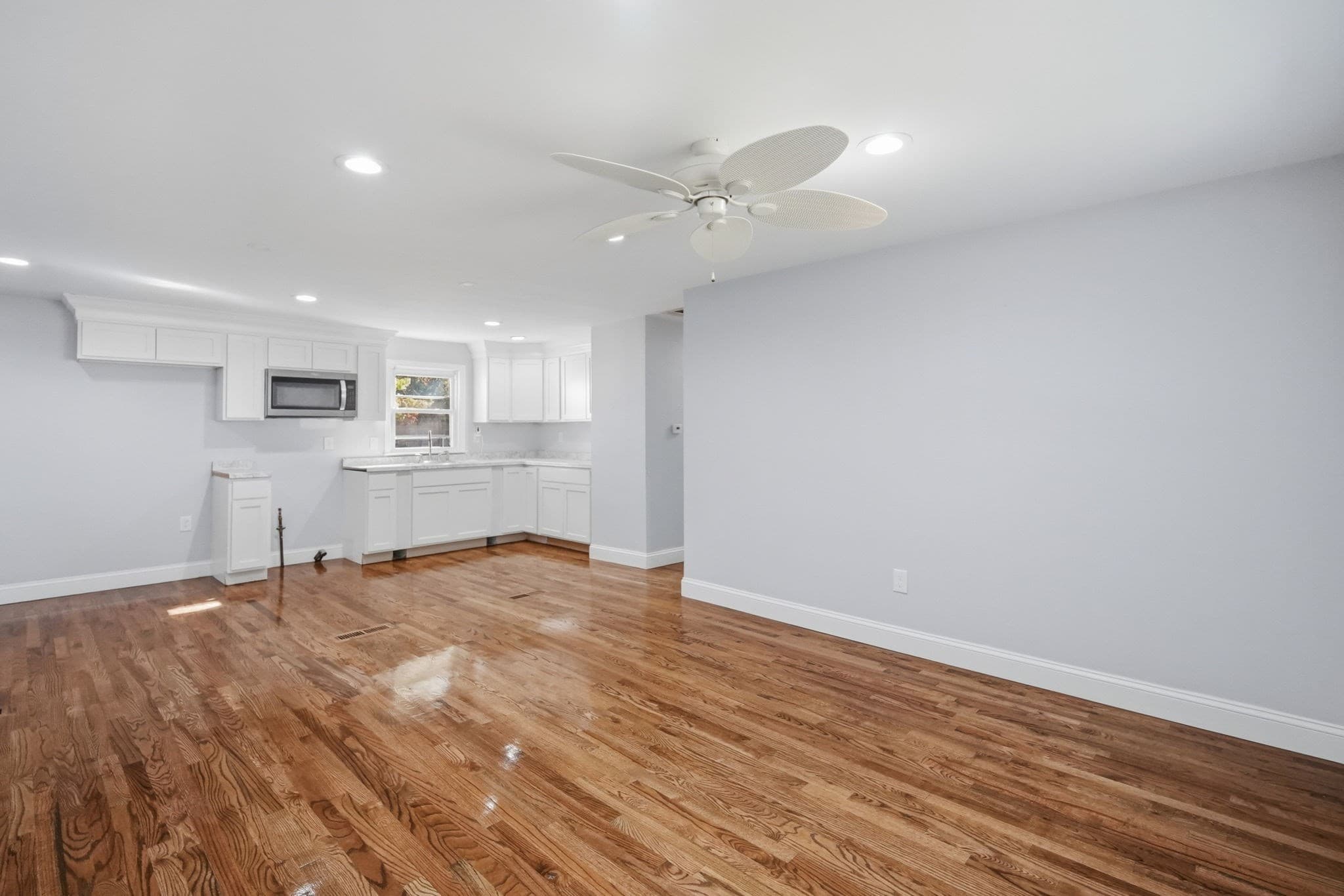 Single Family Residence at 89 Juniper Dr, Springfield MA 01119, photo 9 of 35