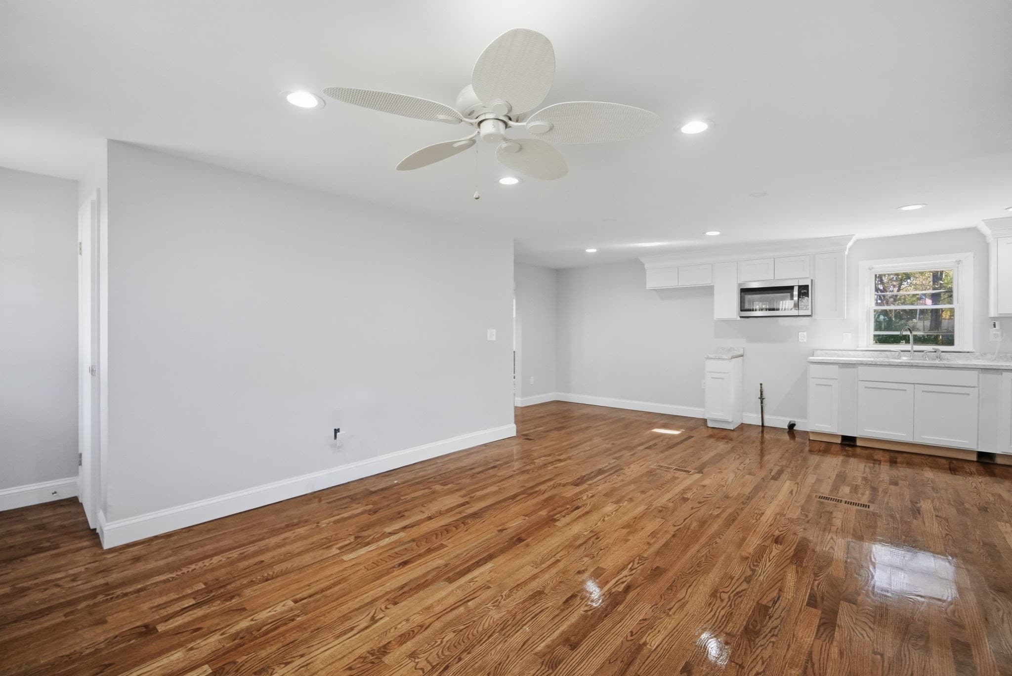 Single Family Residence at 89 Juniper Dr, Springfield MA 01119, photo 10 of 35