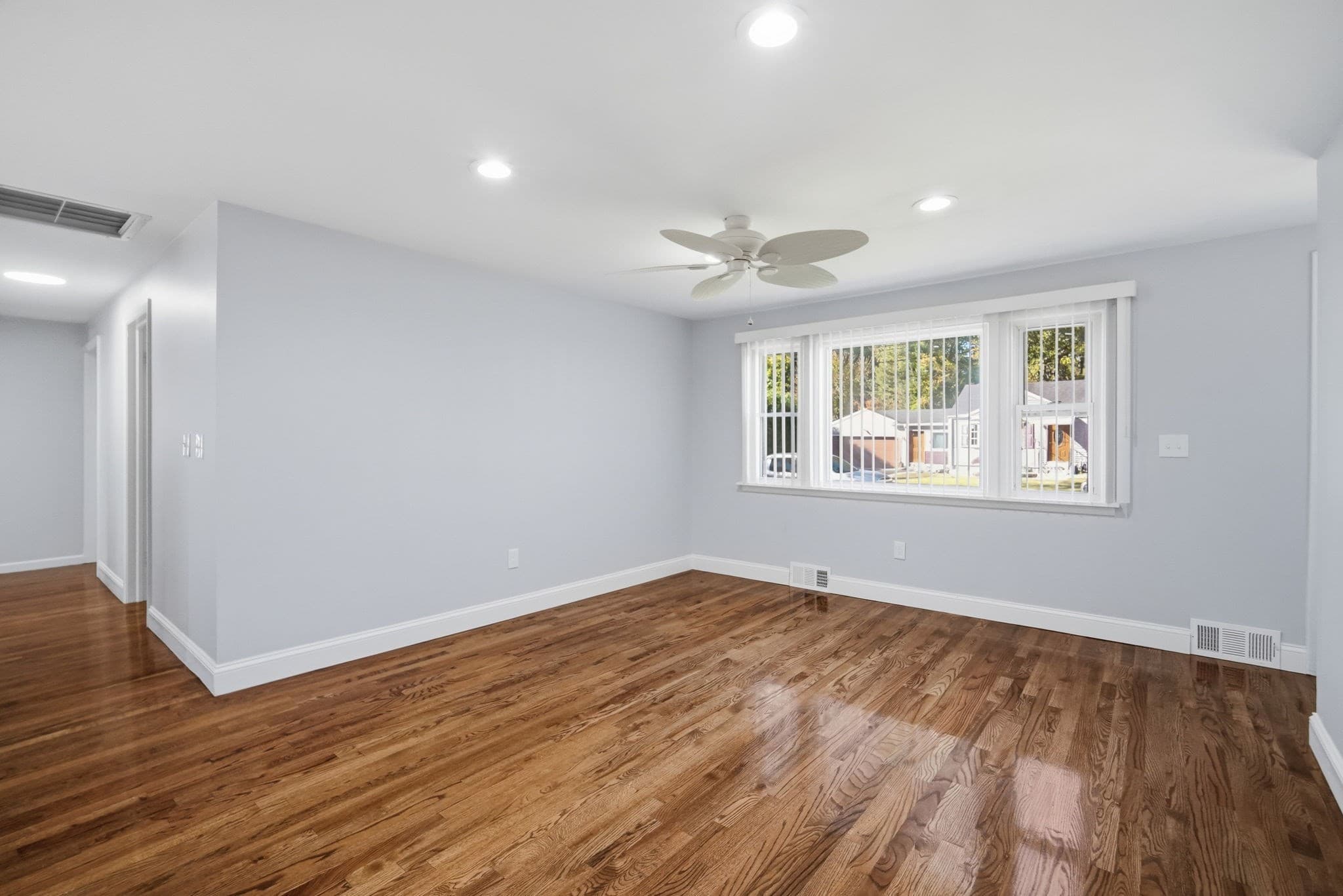 Single Family Residence at 89 Juniper Dr, Springfield MA 01119, photo 11 of 35