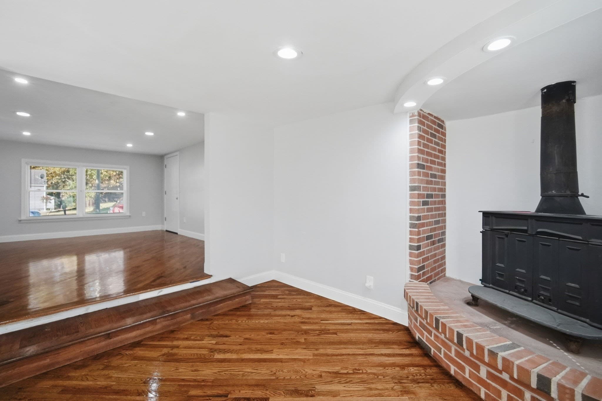 Single Family Residence at 89 Juniper Dr, Springfield MA 01119, photo 8 of 35