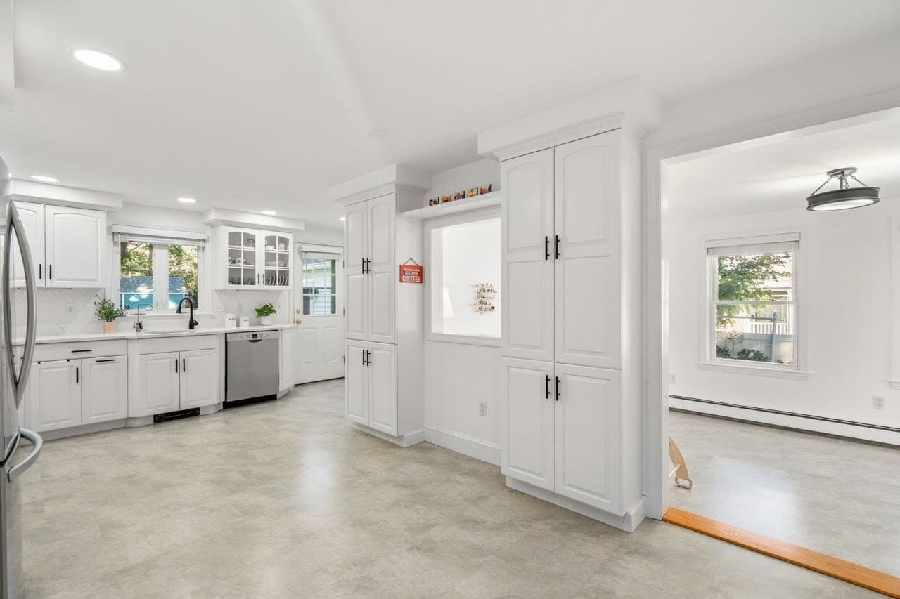 Single Family Residence at 80 Haverhill Street, Andover MA 01810, photo 9 of 30