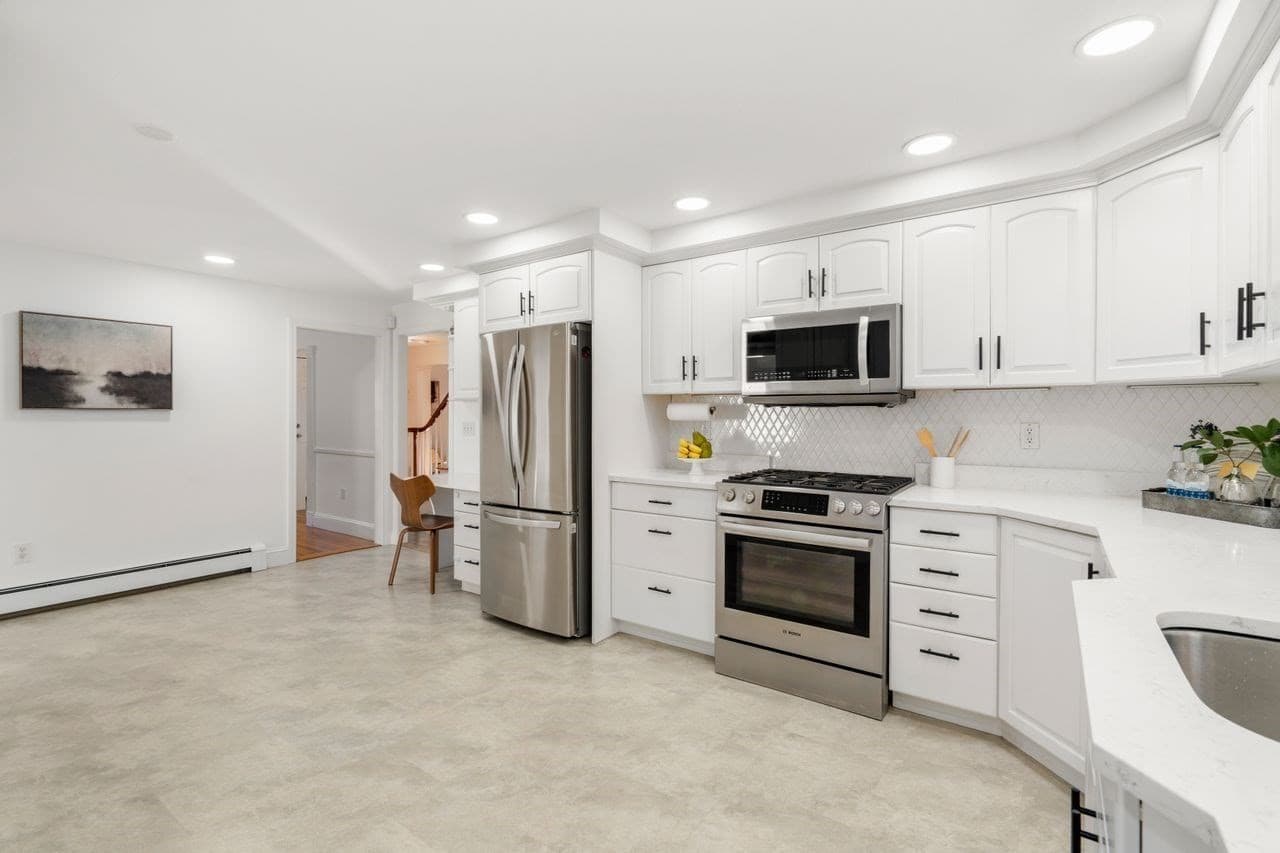 Single Family Residence at 80 Haverhill Street, Andover MA 01810, photo 8 of 30