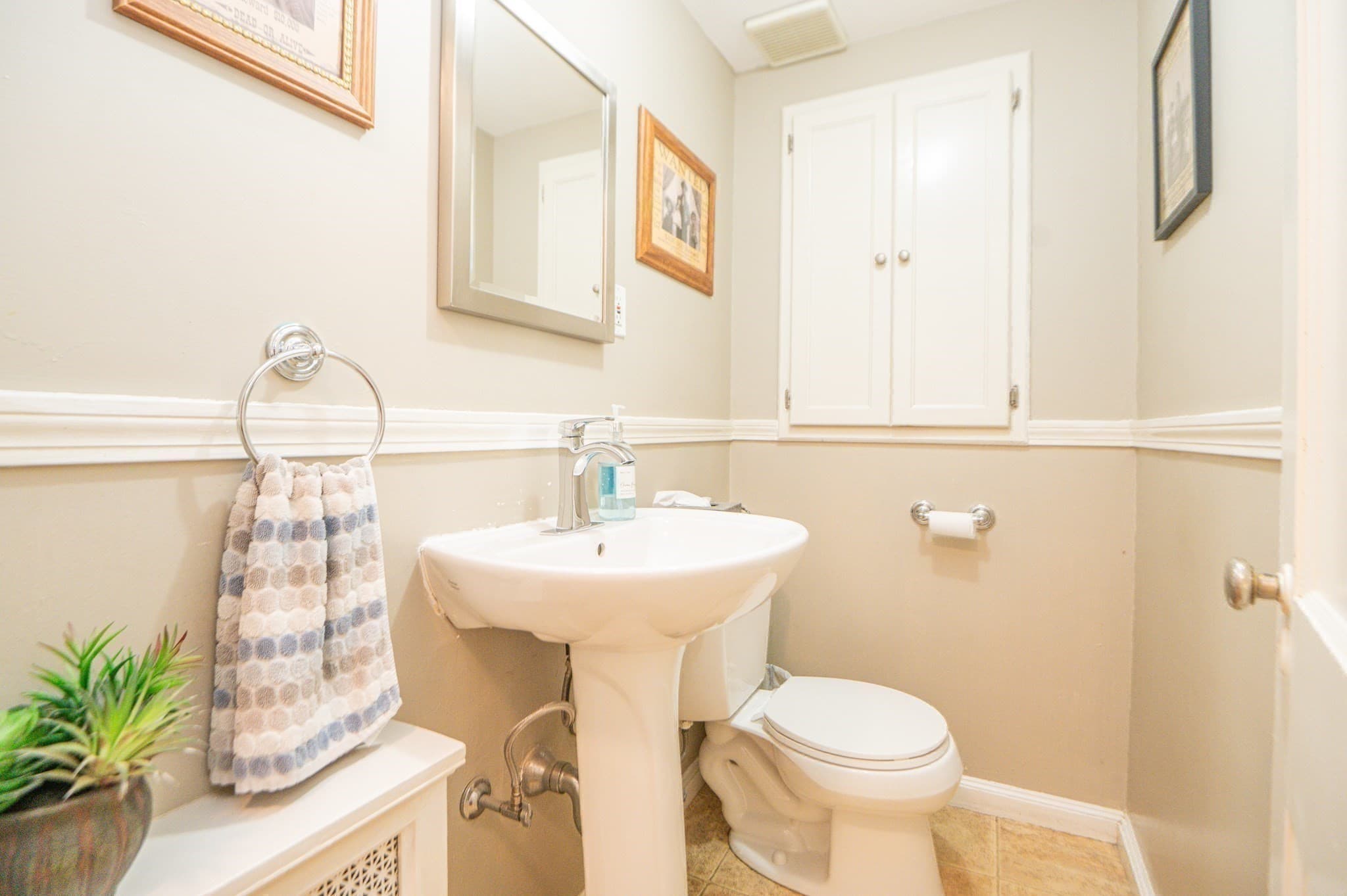 Single Family Residence at 41 Plymouth Ave, Swampscott MA 01907, photo 12 of 27