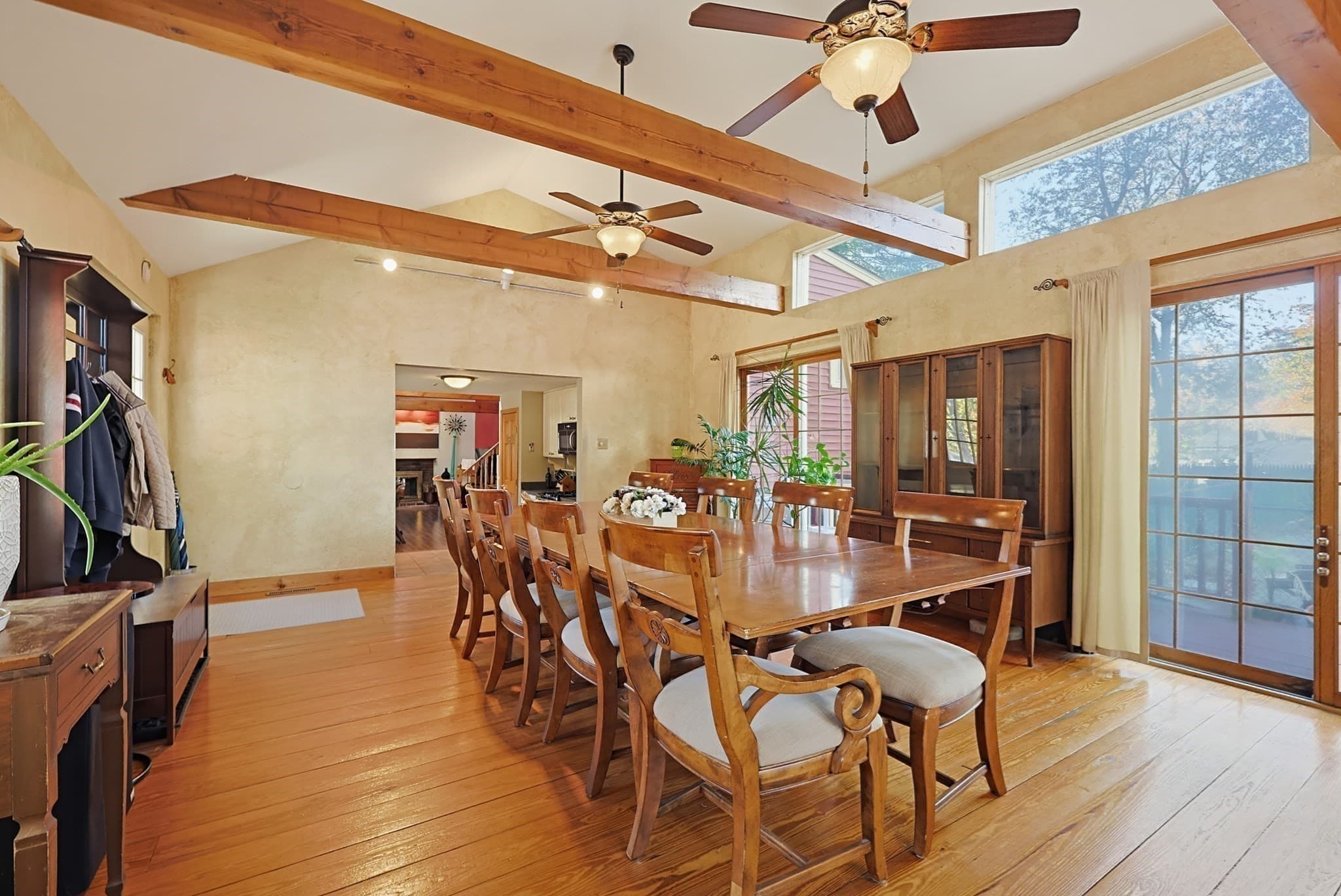Single Family Residence at 31 Kalmia Rd, Holbrook MA 02343, photo 5 of 12