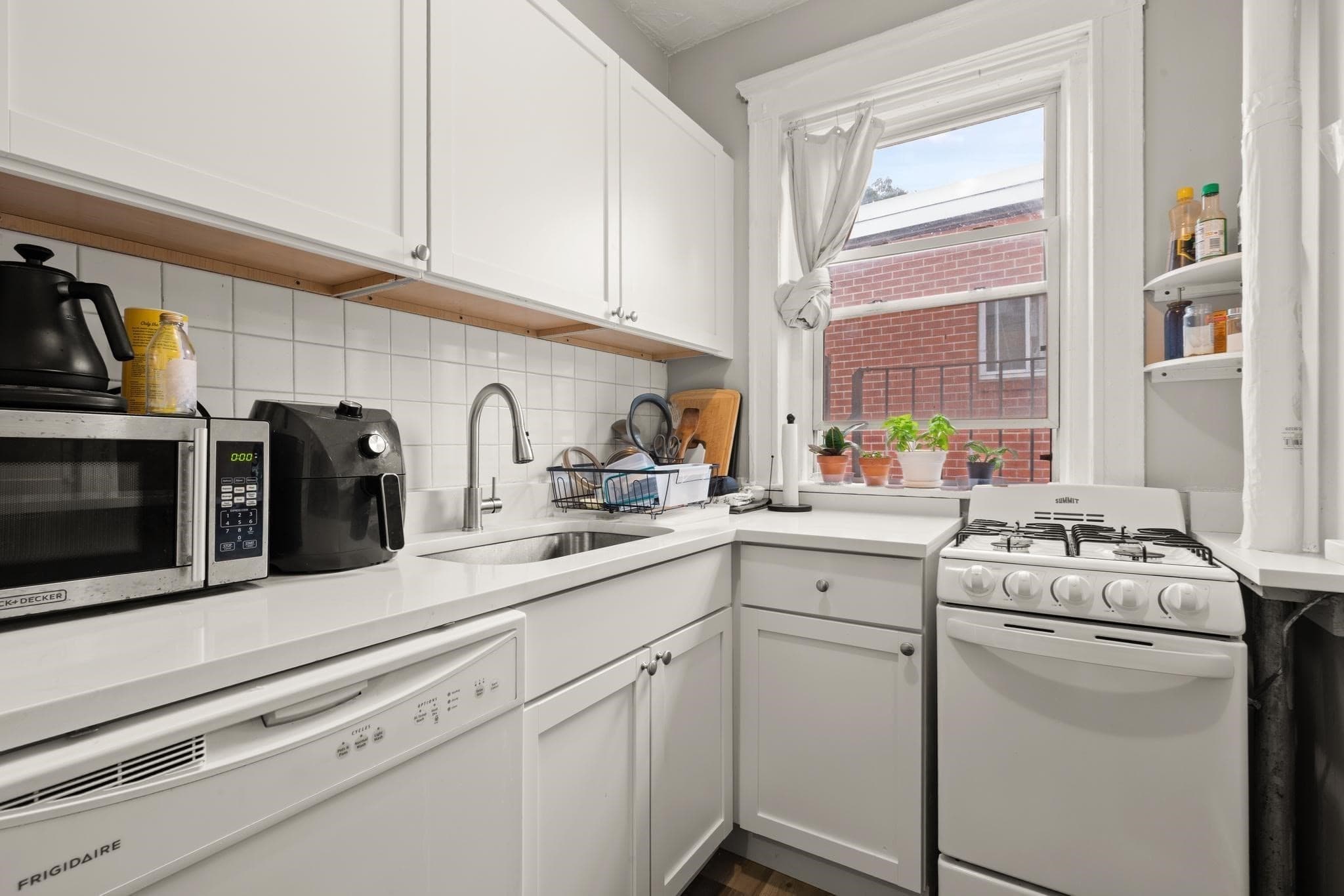 Condominium at 233 Kelton St # 12, Boston MA 02134, photo 5 of 21