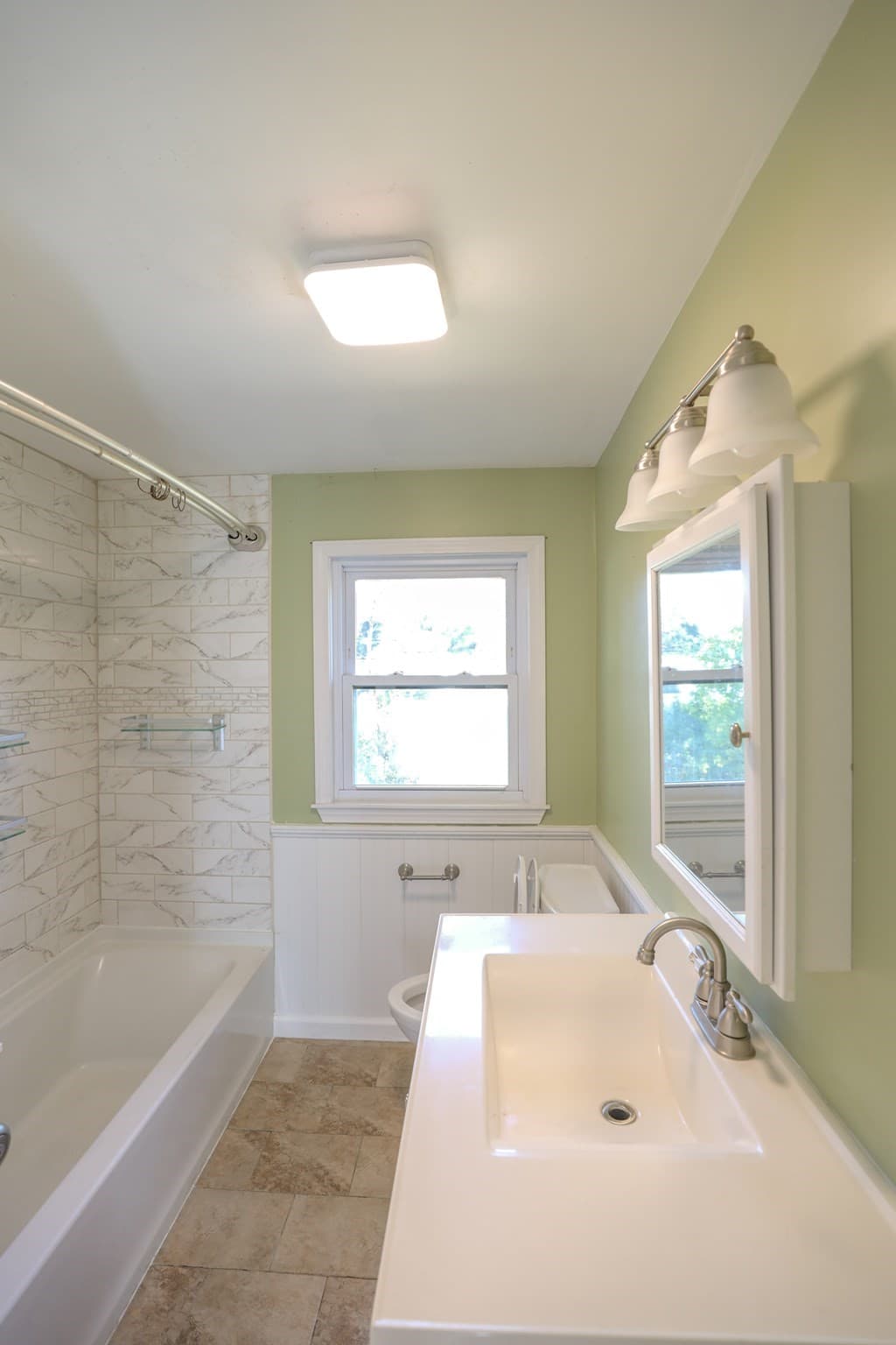 Single Family Residence at 14 Janice Ave, Dracut MA 01826, photo 4 of 17
