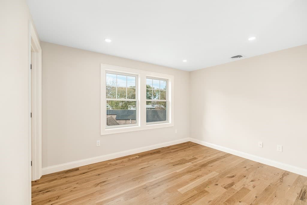 Condominium at 4 Mollie's Lane # B, Gloucester MA 01930, photo 13 of 29
