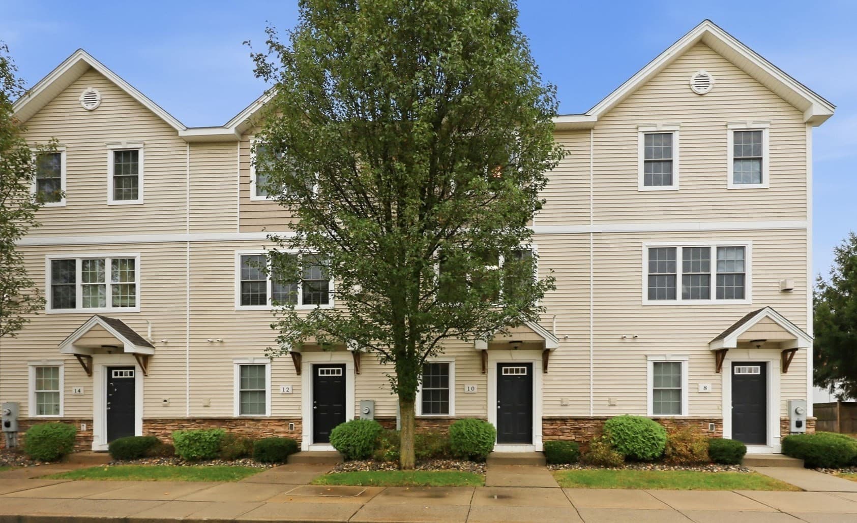Condominium at 10 Regency Ct # 10, Chicopee MA 01020, photo 2 of 26