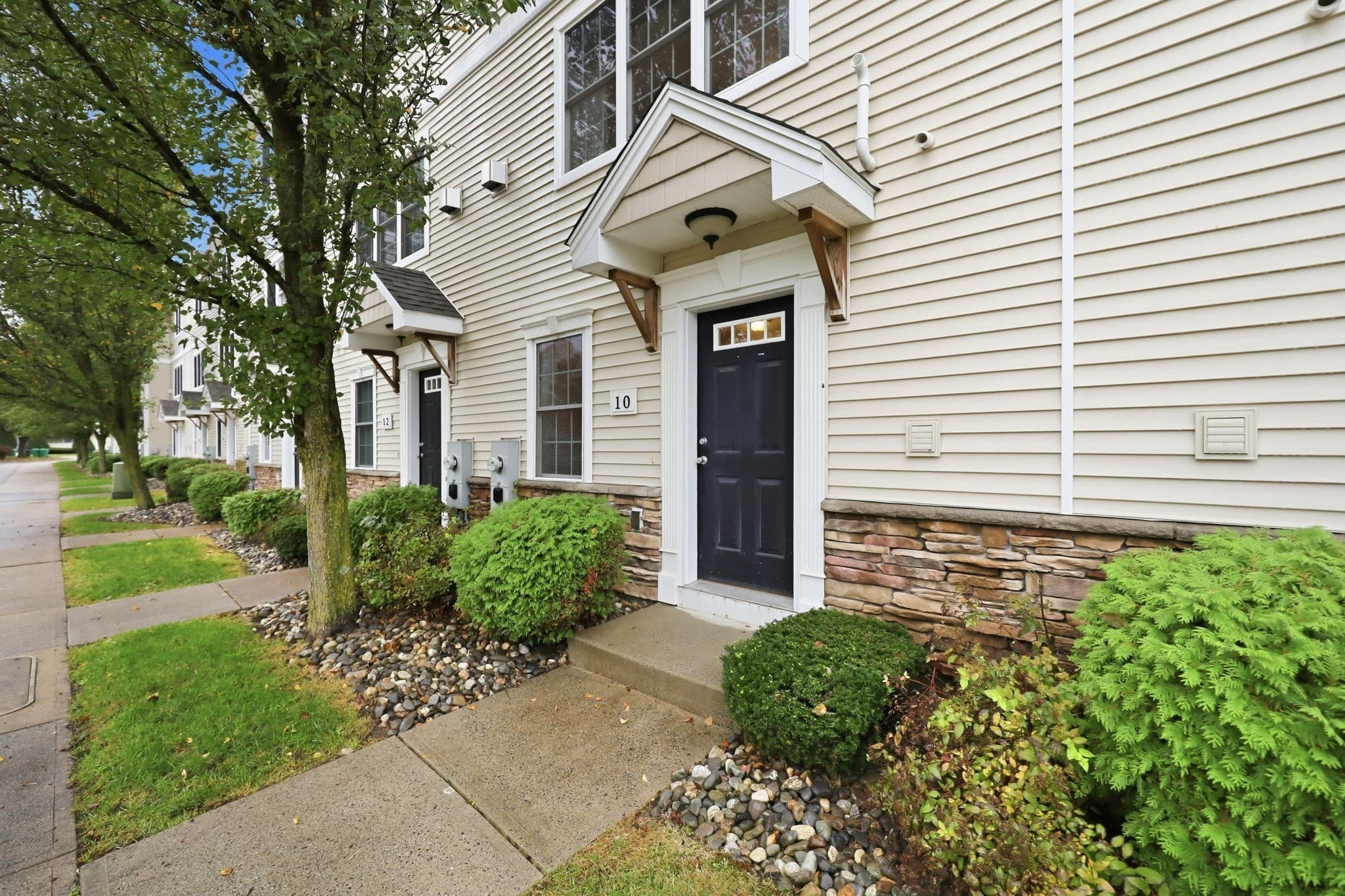 10 Regency Ct # 10, Chicopee MA 01020