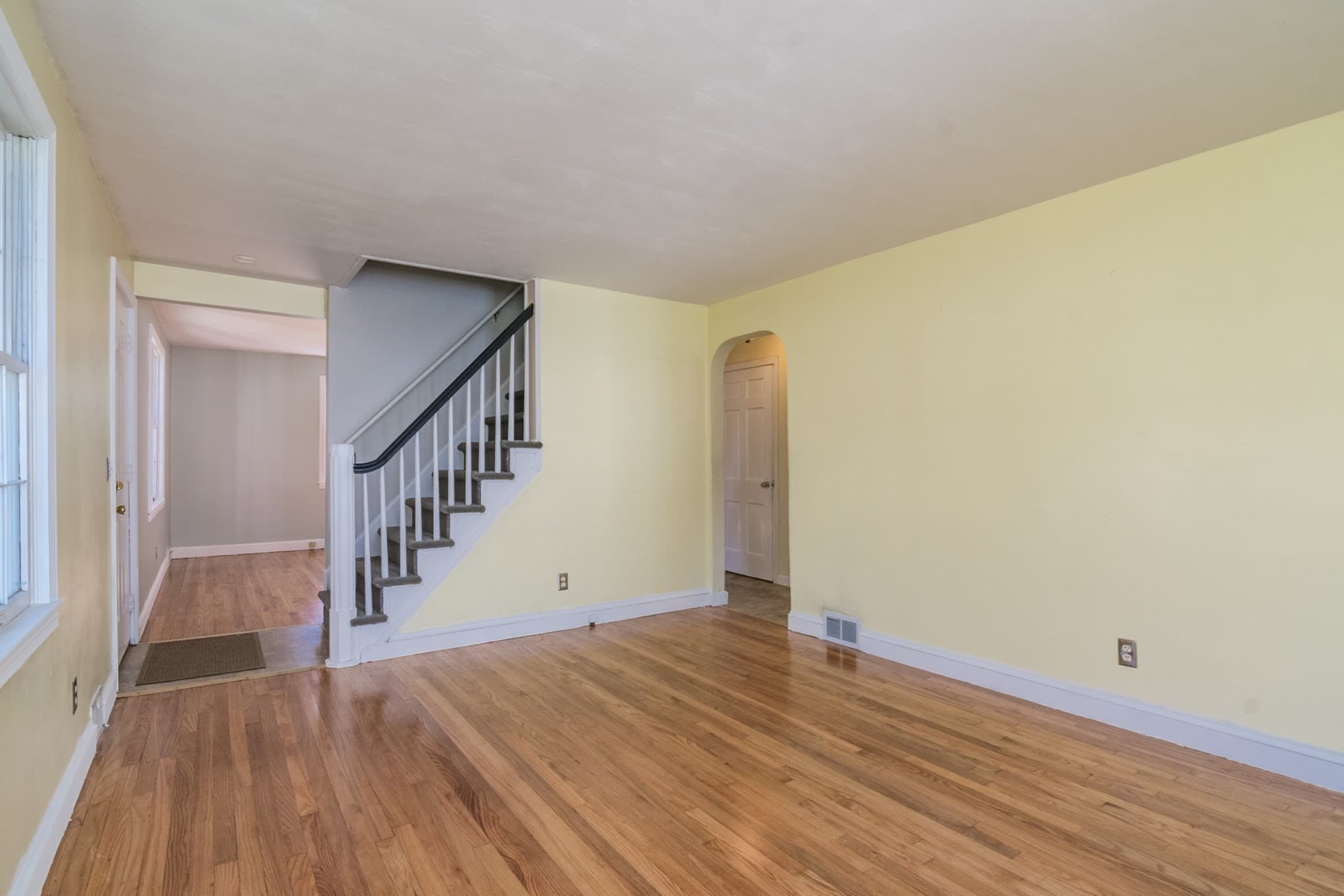 Single Family Residence at 115 Wolcott Avenue, West Springfield MA 01089, photo 6 of 36