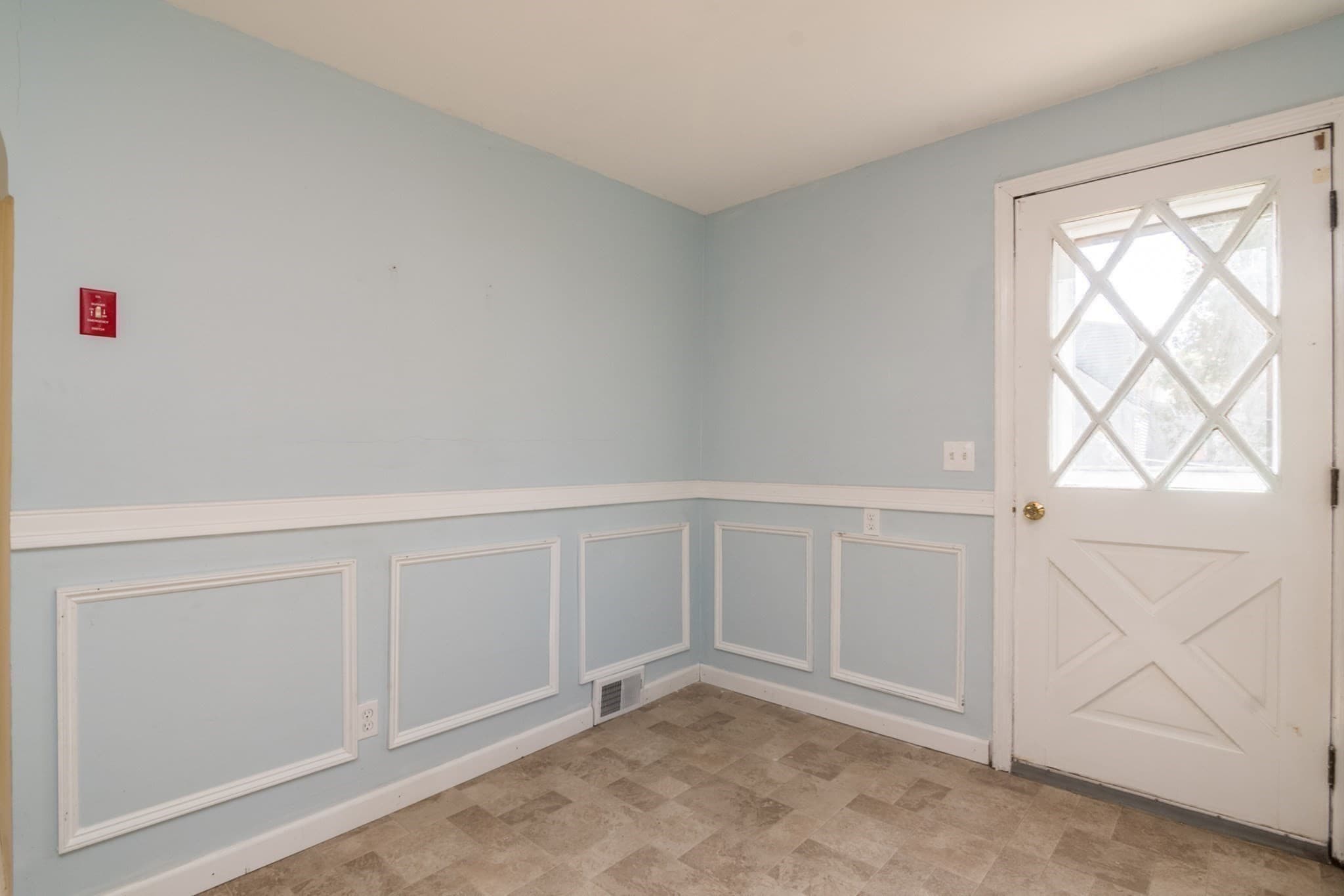 Single Family Residence at 115 Wolcott Avenue, West Springfield MA 01089, photo 16 of 36