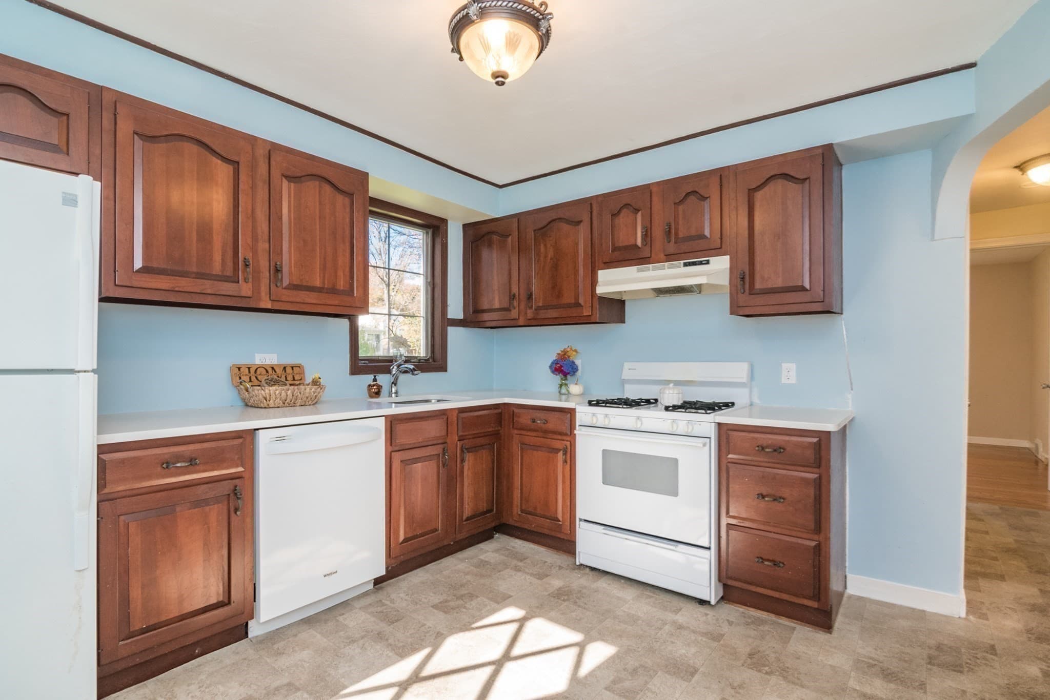 Single Family Residence at 115 Wolcott Avenue, West Springfield MA 01089, photo 12 of 36