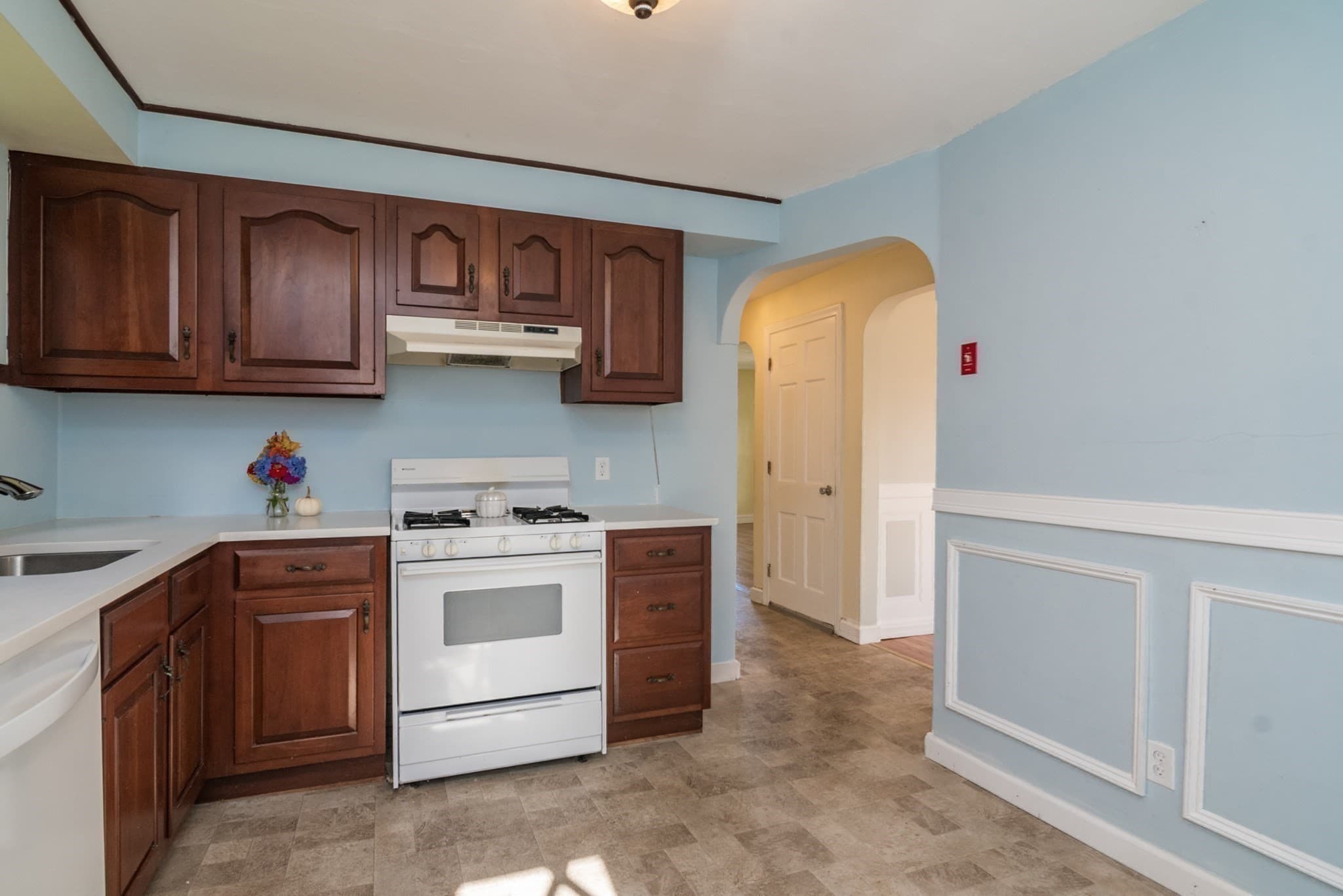 Single Family Residence at 115 Wolcott Avenue, West Springfield MA 01089, photo 14 of 36