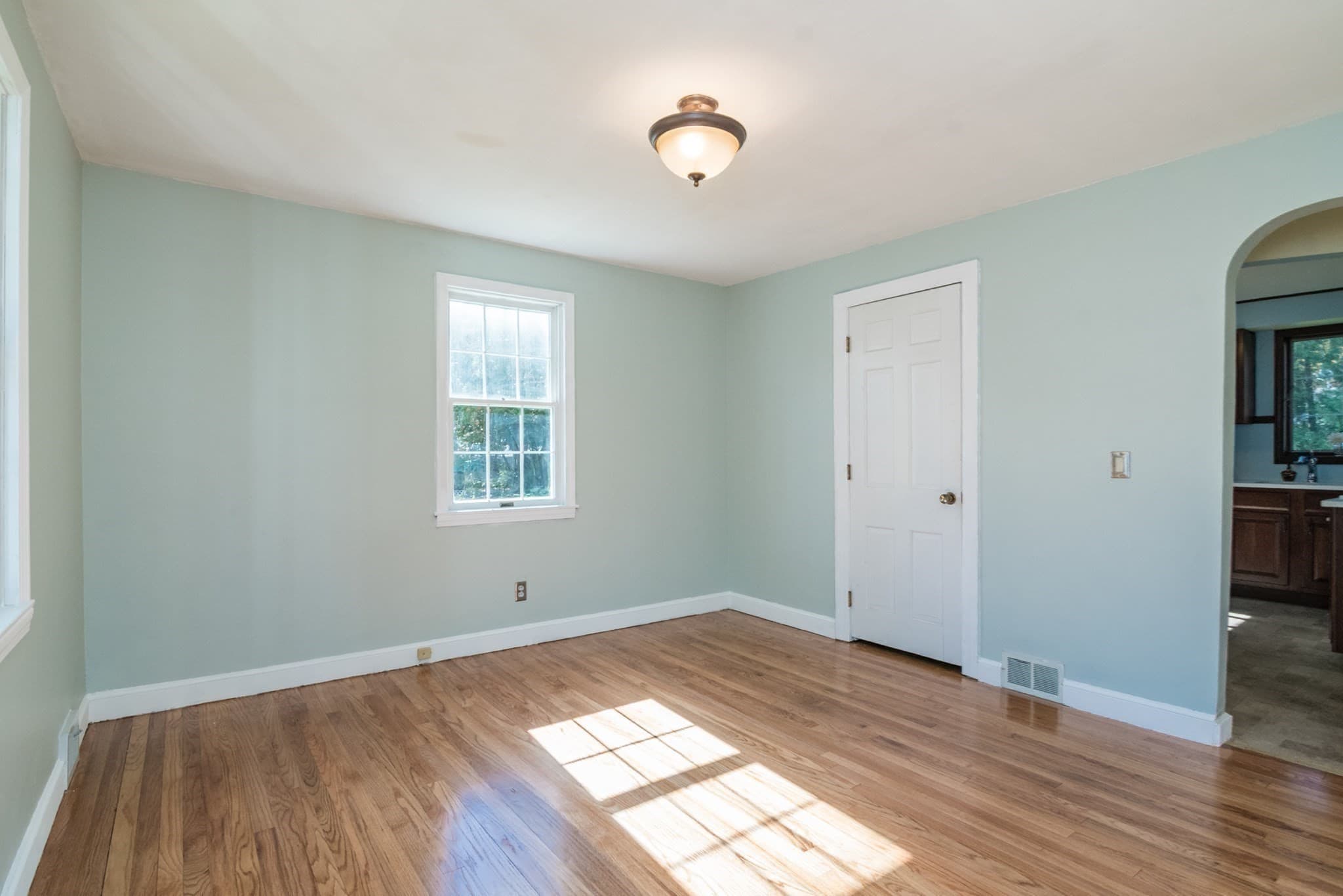 Single Family Residence at 115 Wolcott Avenue, West Springfield MA 01089, photo 11 of 36