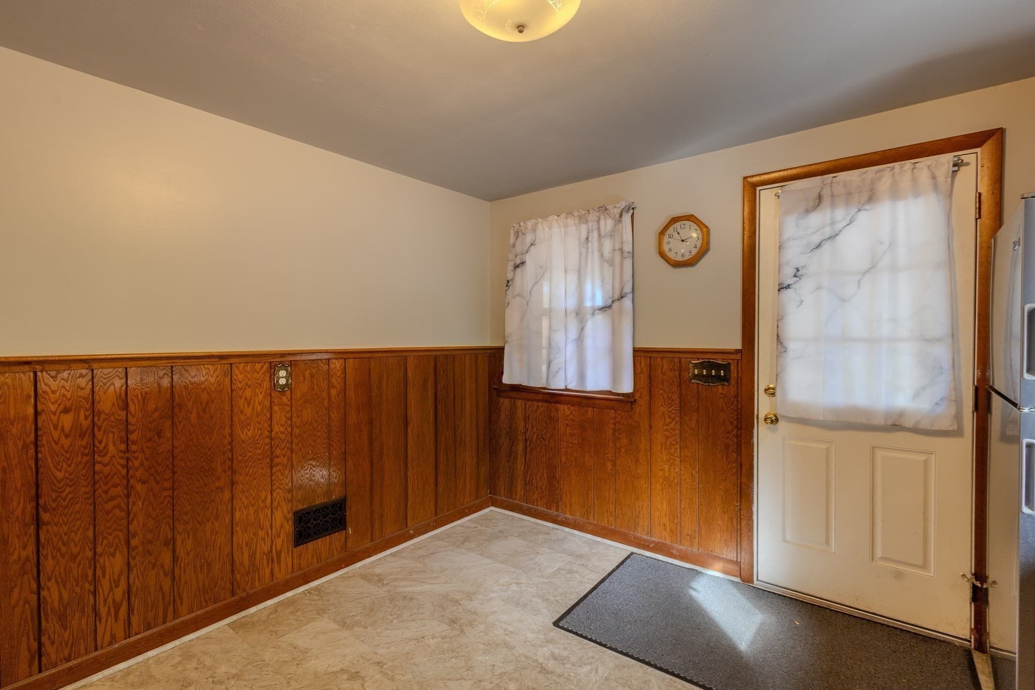 Single Family Residence at 148 Patterson St, Attleboro MA 02703, photo 6 of 40