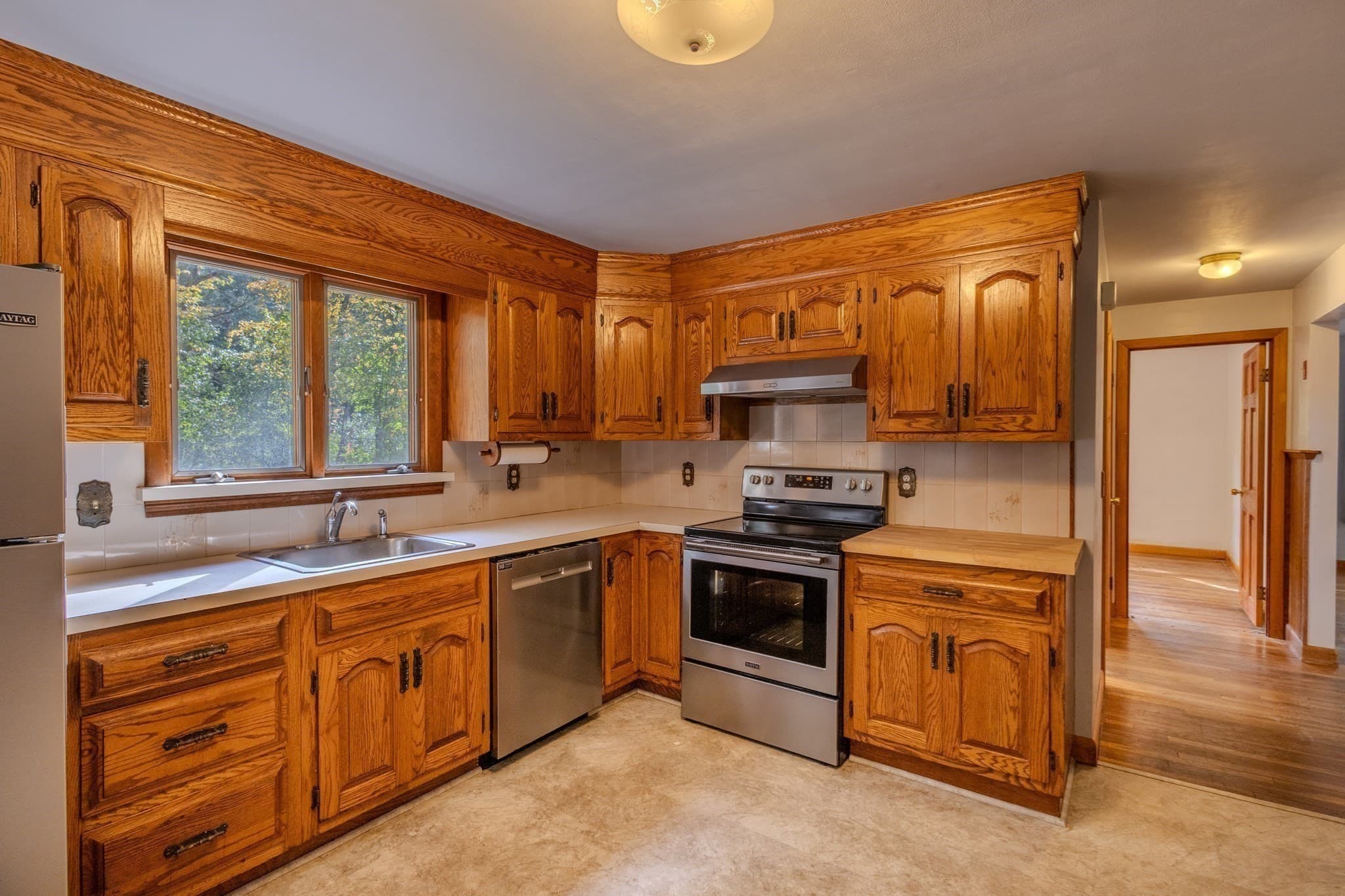 Single Family Residence at 148 Patterson St, Attleboro MA 02703, photo 4 of 40