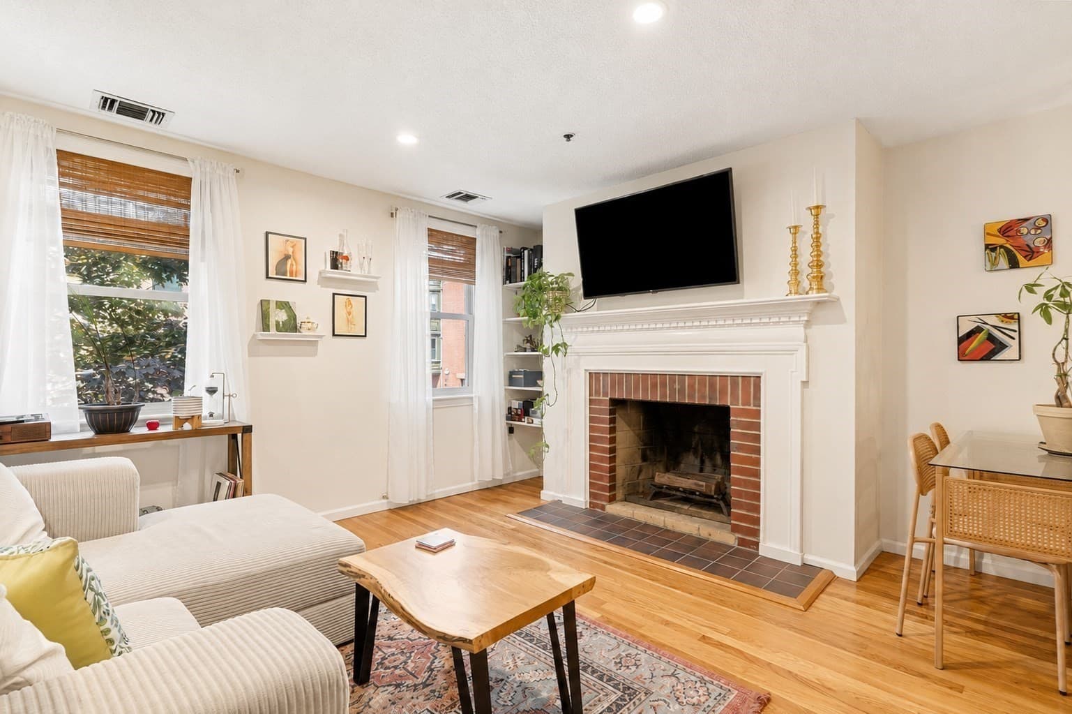 Condominium at 15 Main Street # B, Boston MA 02129, photo 3 of 11