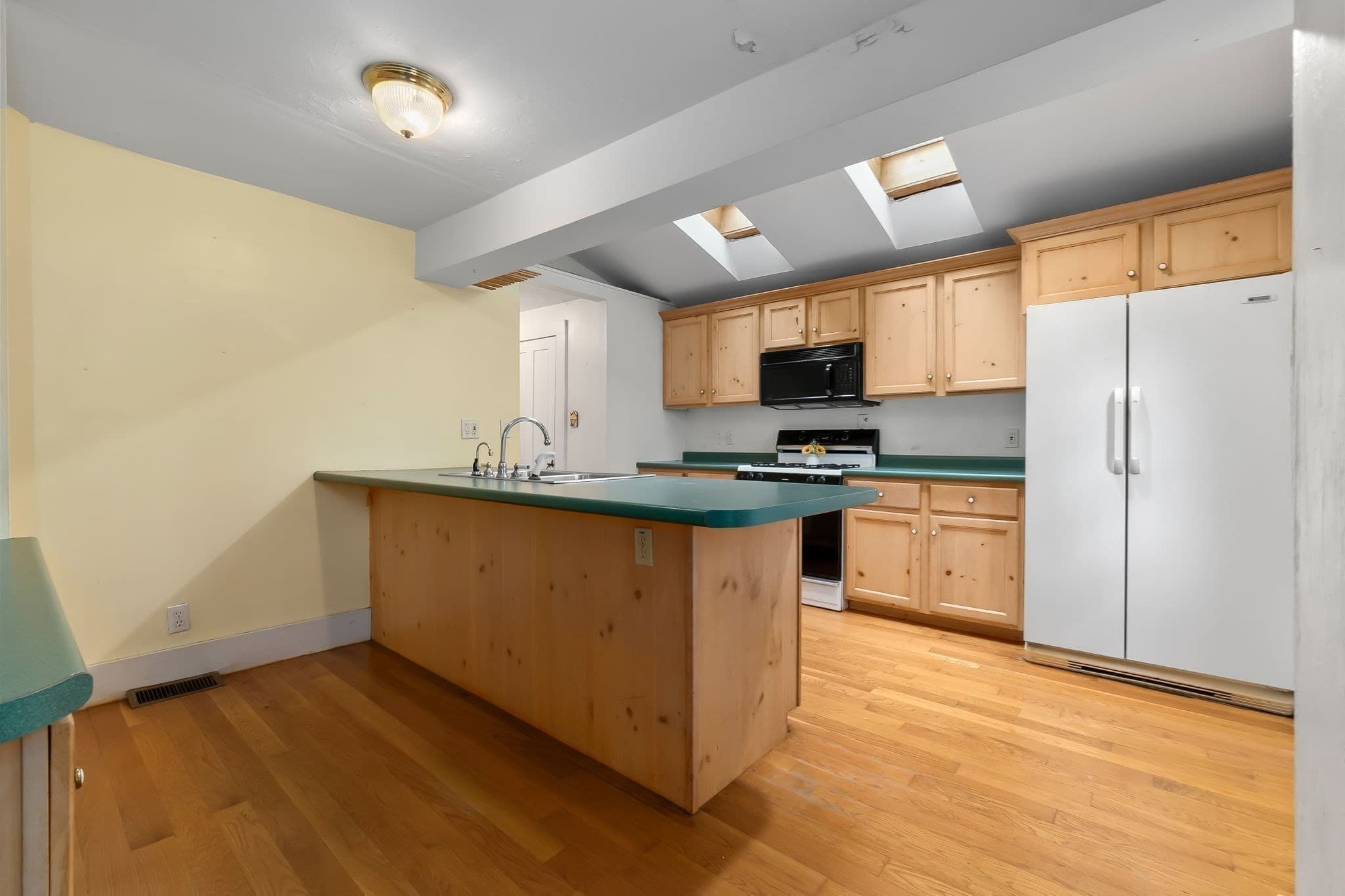 Single Family Residence at 54 Buffum Street, Salem MA 01970, photo 12 of 28