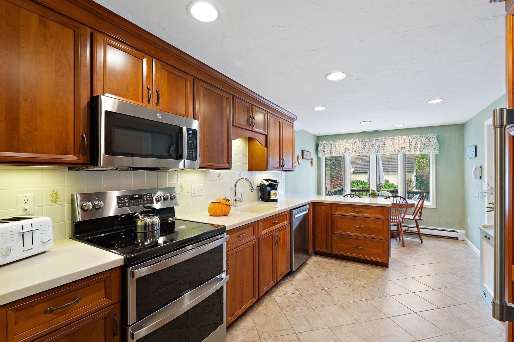 Single Family Residence at 1 Indian Meadow Drive, Northborough MA 01532, photo 7 of 42