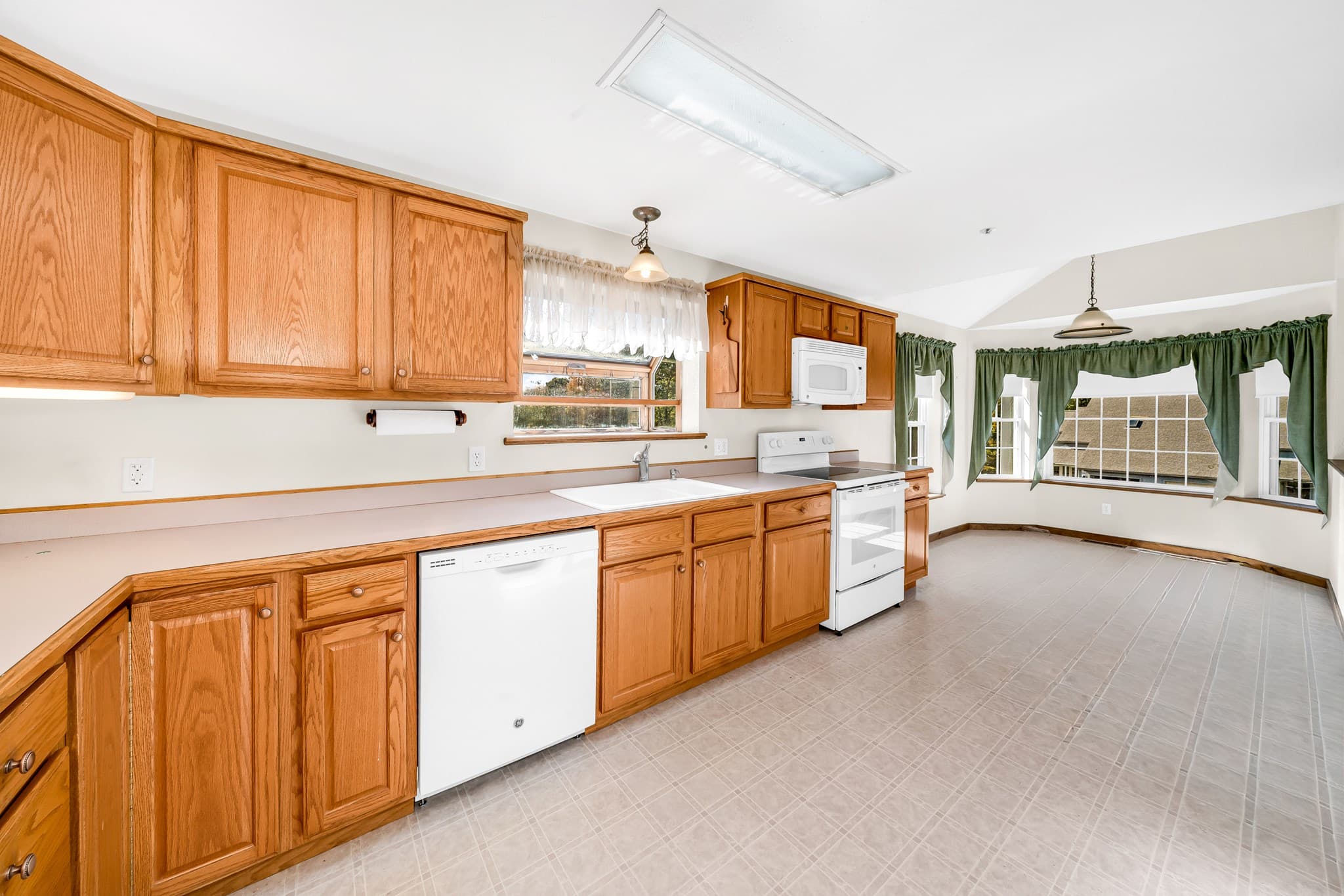 Condominium at 25 Centerview Rd # 25, Atkinson NH 03811, photo 13 of 27