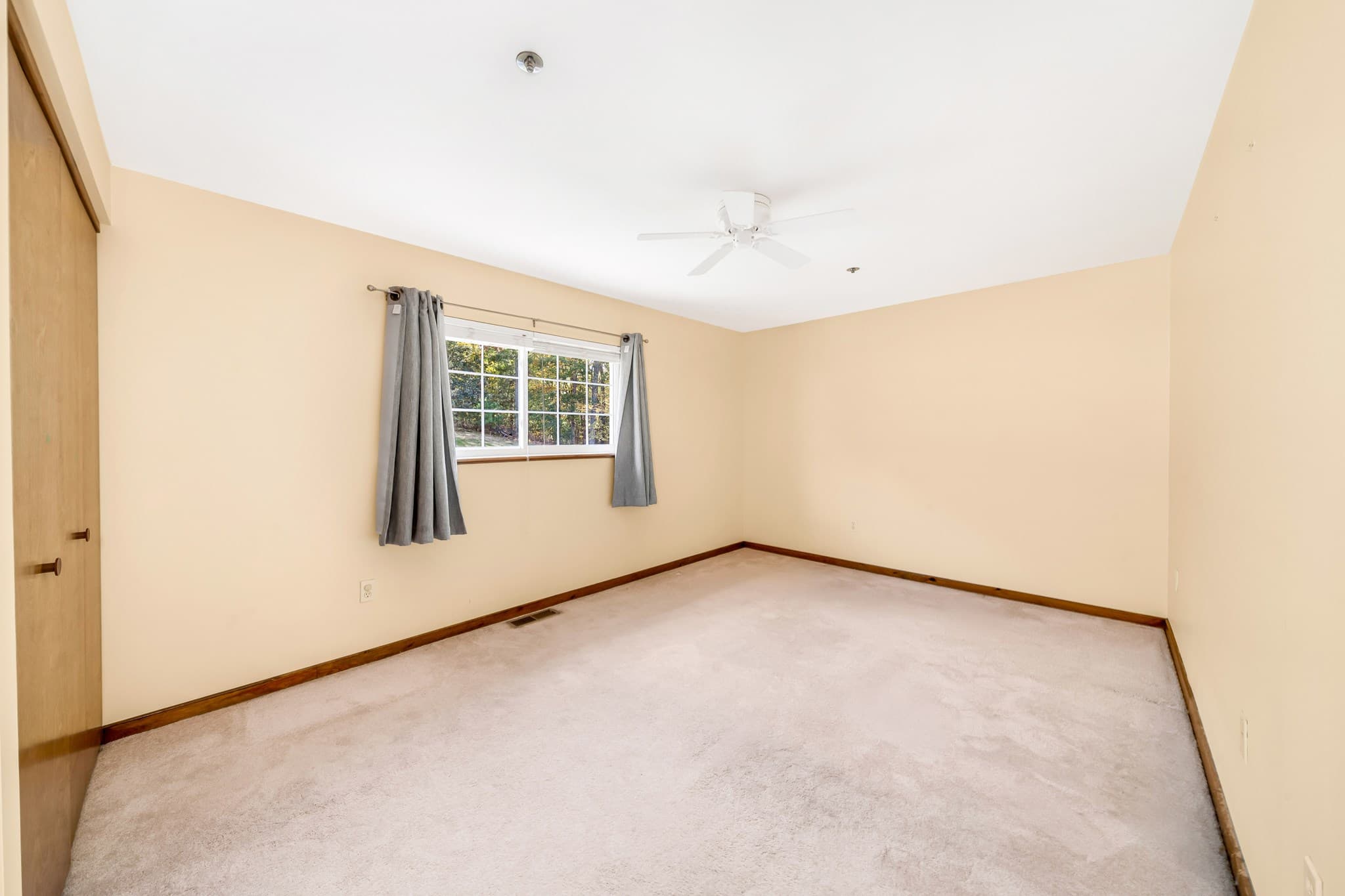 Condominium at 25 Centerview Rd # 25, Atkinson NH 03811, photo 19 of 27