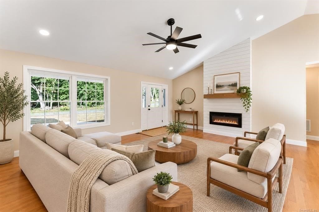 Single Family Residence at 83 Grand View Terrace, Brooklyn CT 06234, photo 15 of 38