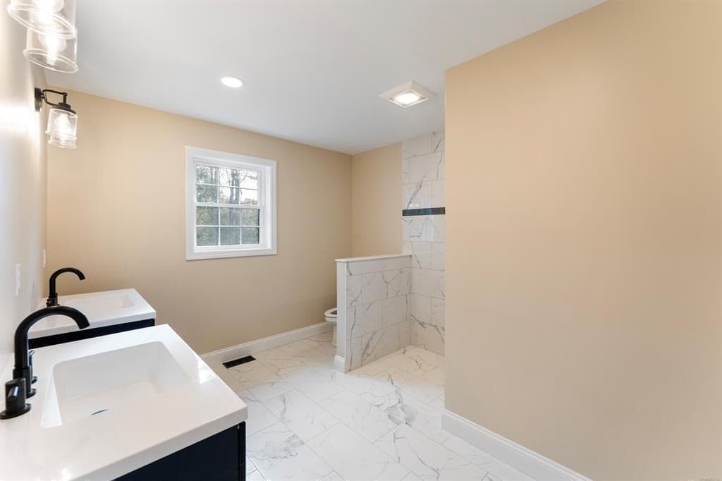 Single Family Residence at 83 Grand View Terrace, Brooklyn CT 06234, photo 21 of 38