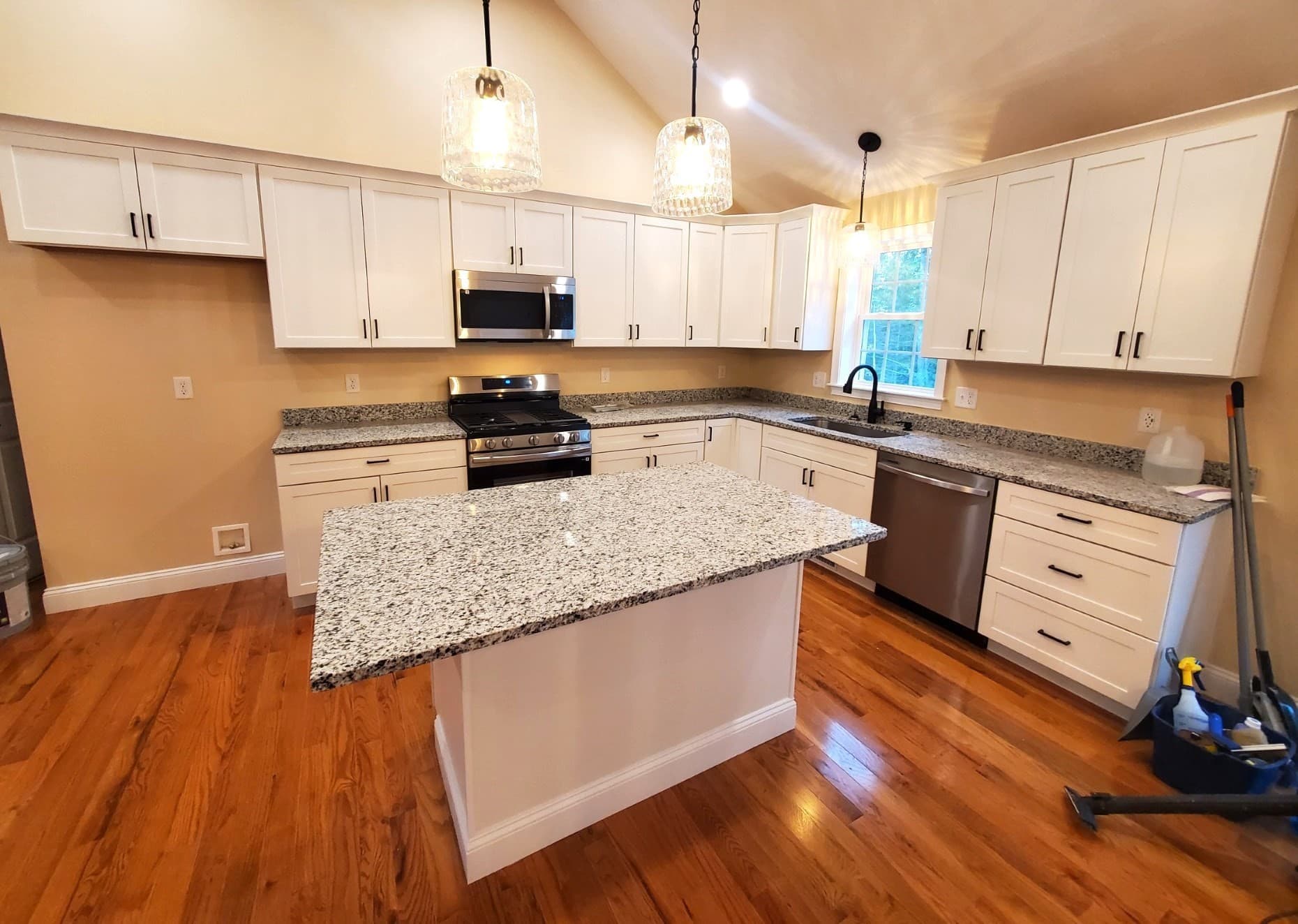 Single Family Residence at 17. Forbes Rd., Rochester MA 02770, photo 2 of 5