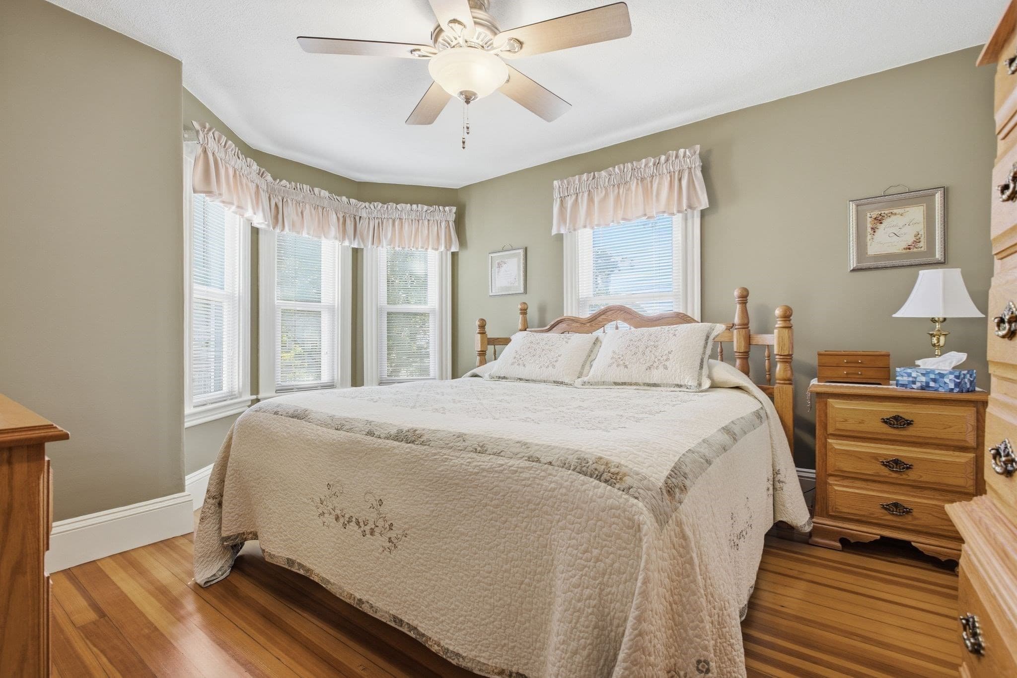 Single Family Residence at 26 Tappan St, Melrose MA 02176, photo 11 of 37