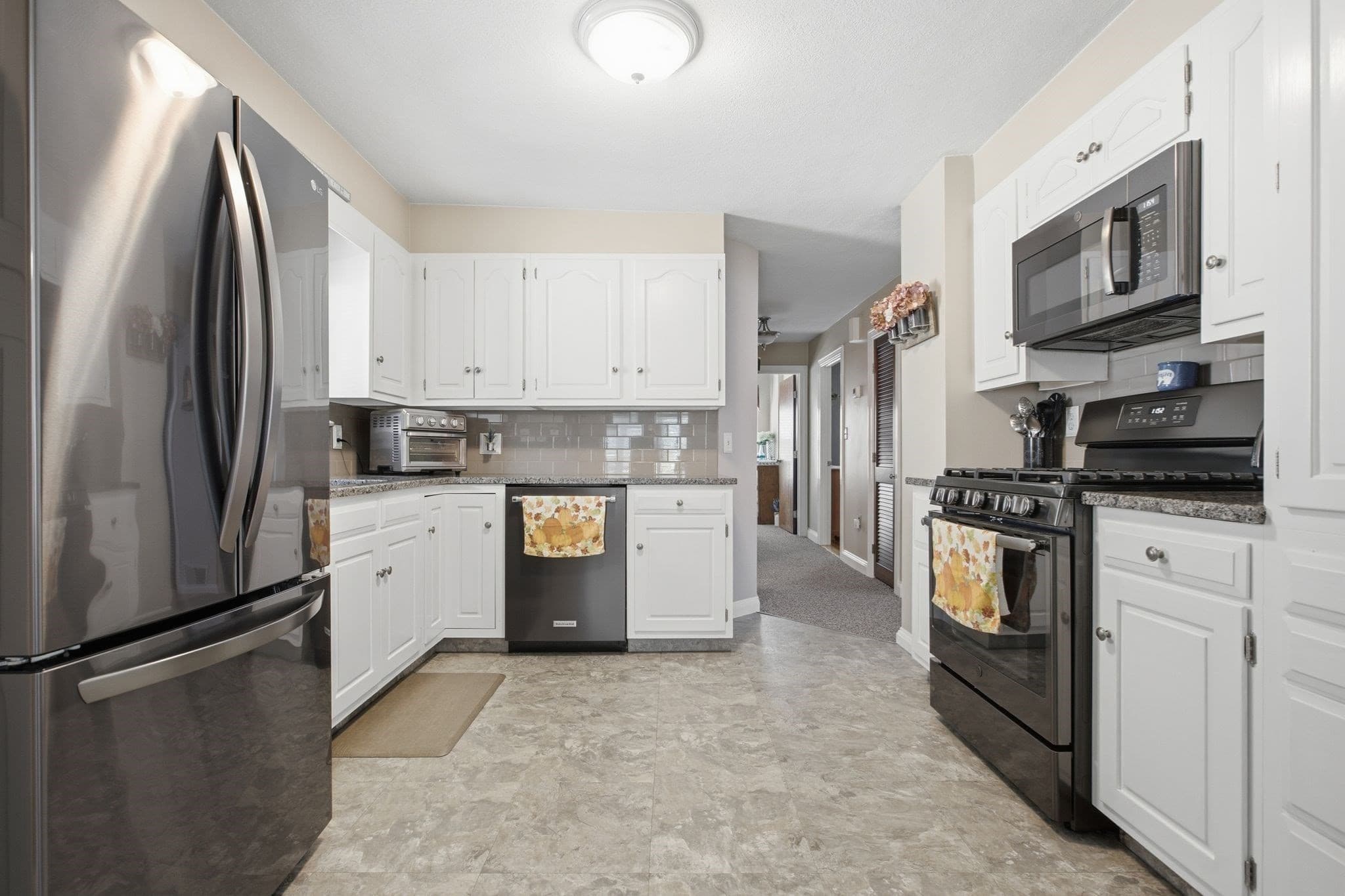 Single Family Residence at 26 Tappan St, Melrose MA 02176, photo 4 of 37