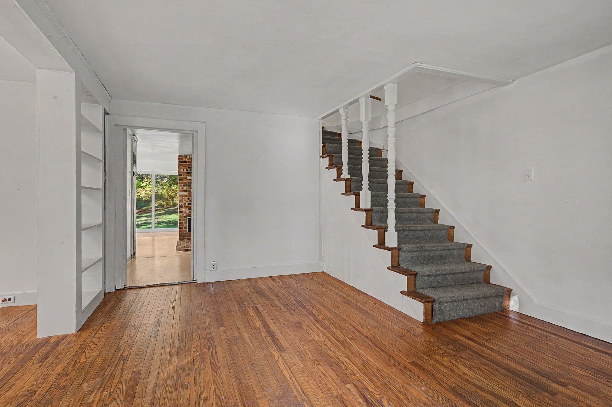 Single Family Residence at 68 Coles Meadow Rd, Northampton MA 01060, photo 9 of 42