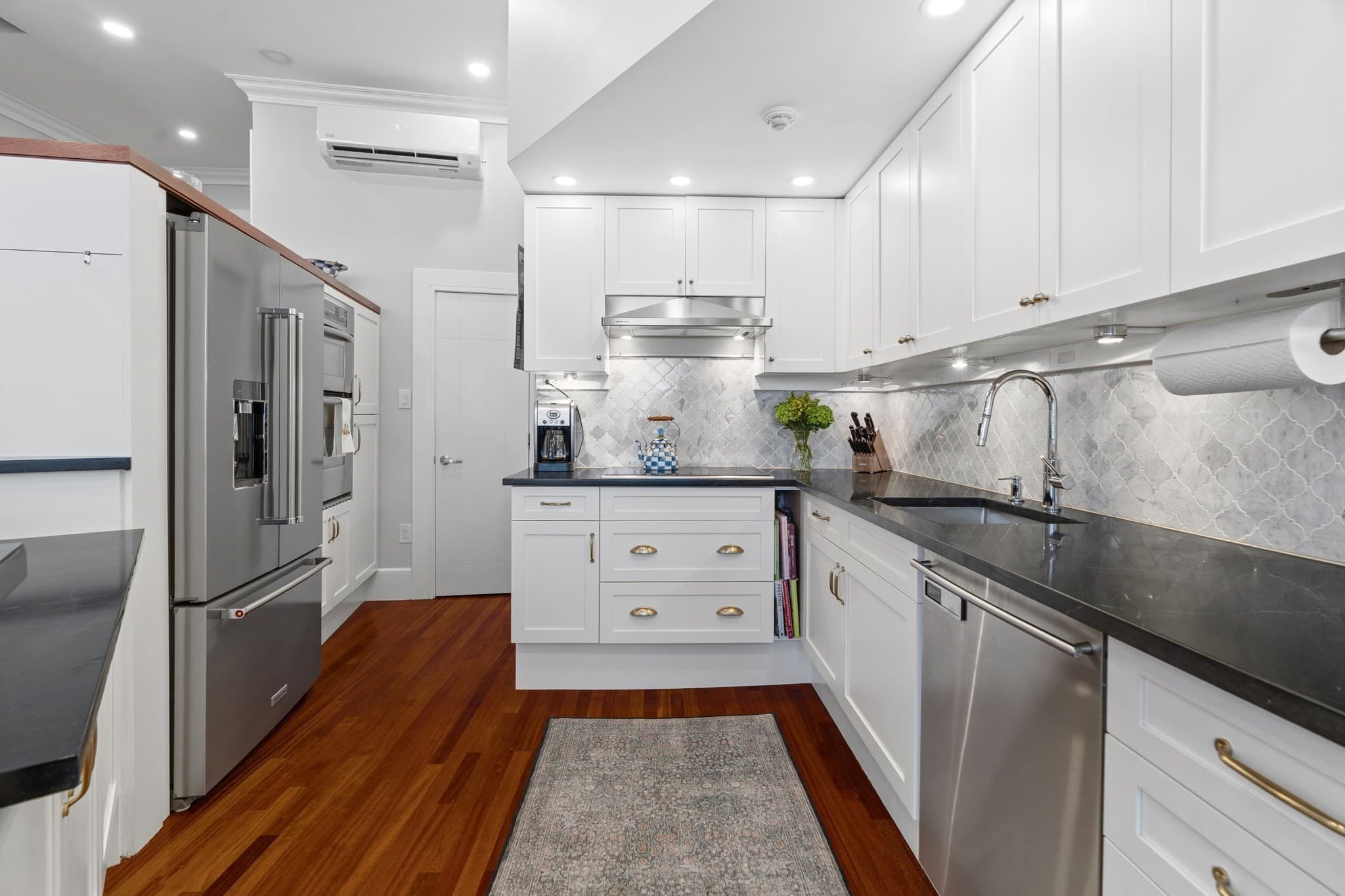 Condominium at 24 Marlborough St # 6, Boston MA 02116, photo 17 of 38