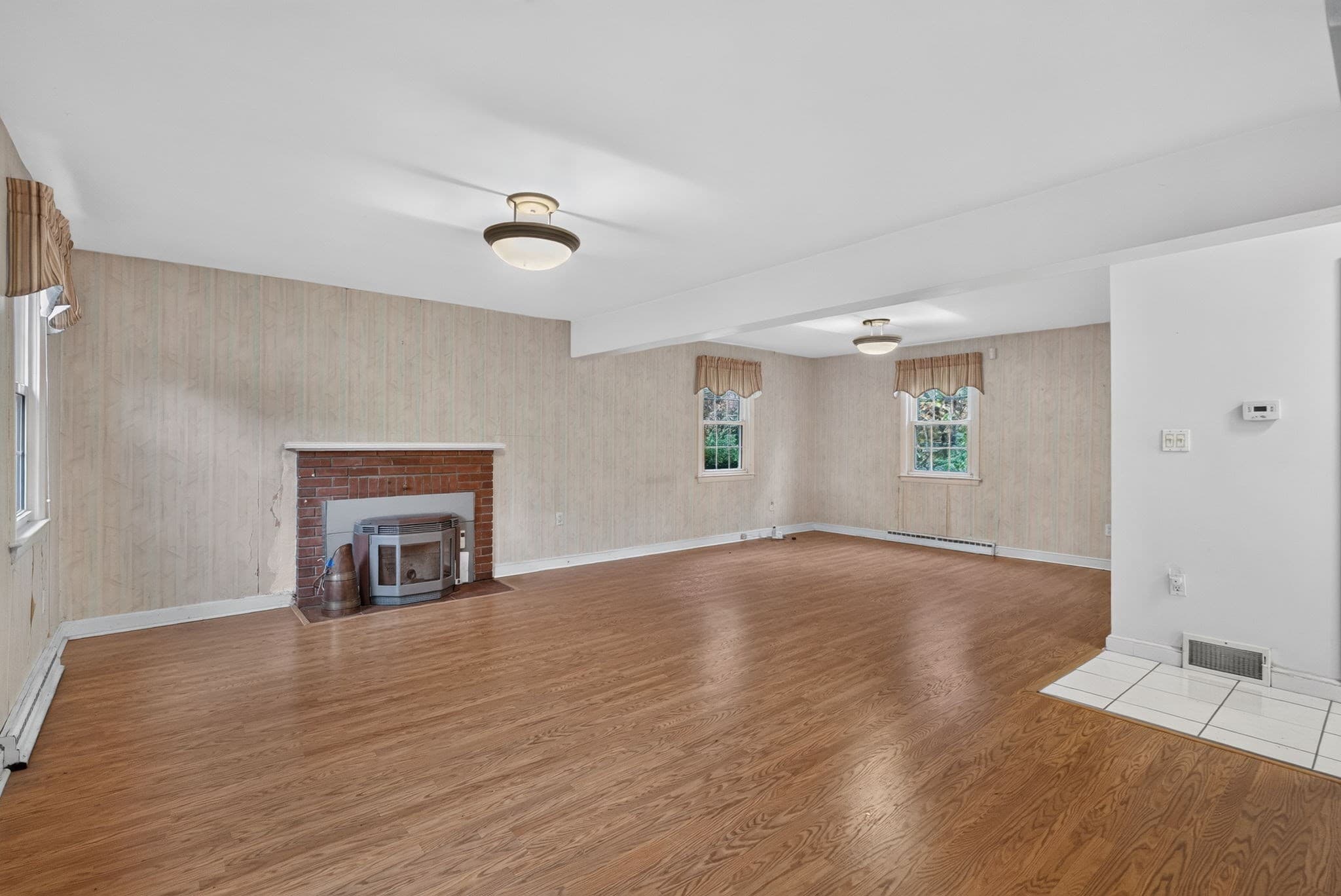 Single Family Residence at 188 North Street, Foxboro MA 02035, photo 2 of 17