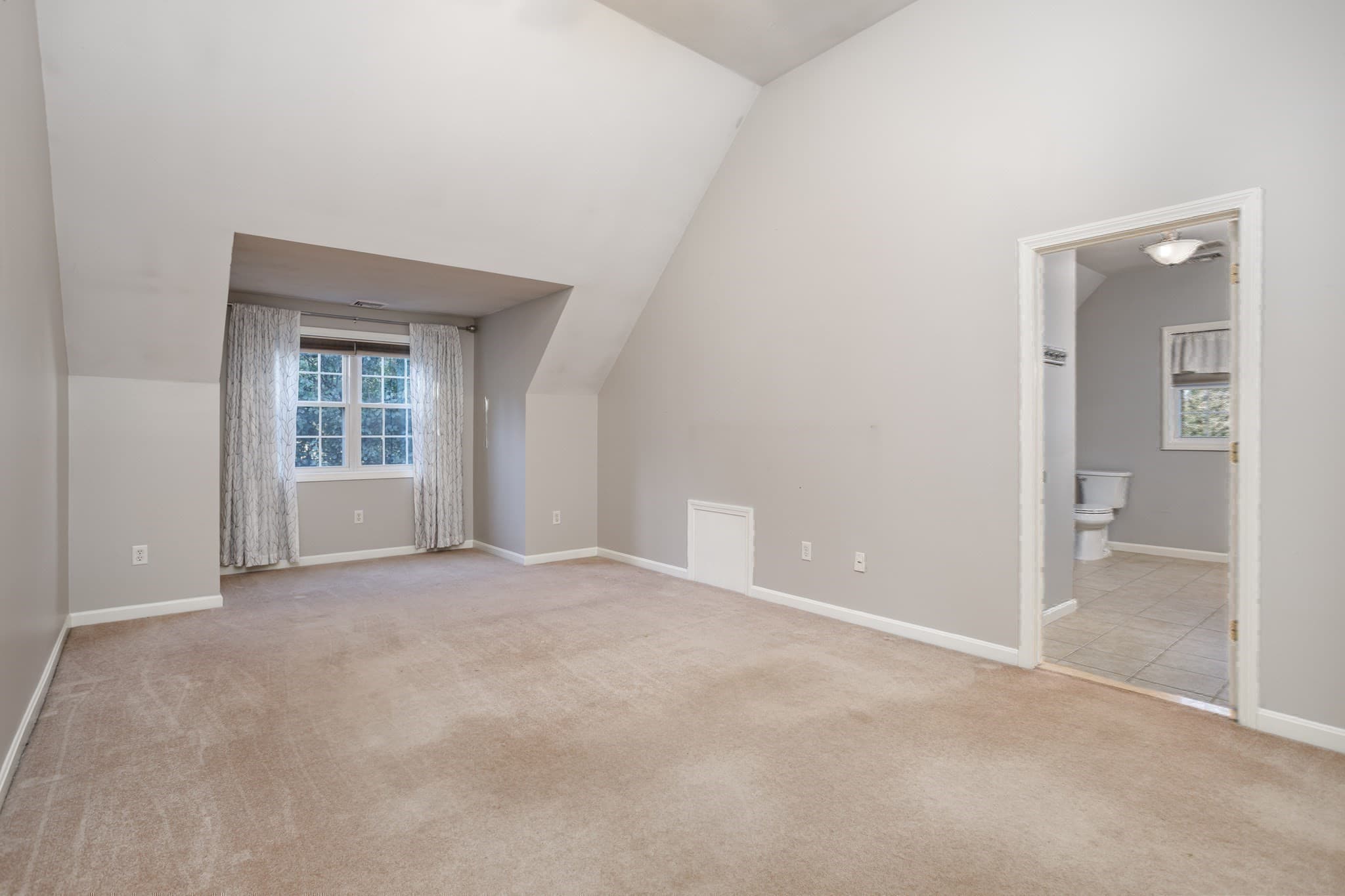 Condominium at 7 Patriots Way # D, Sterling MA 01564, photo 27 of 36