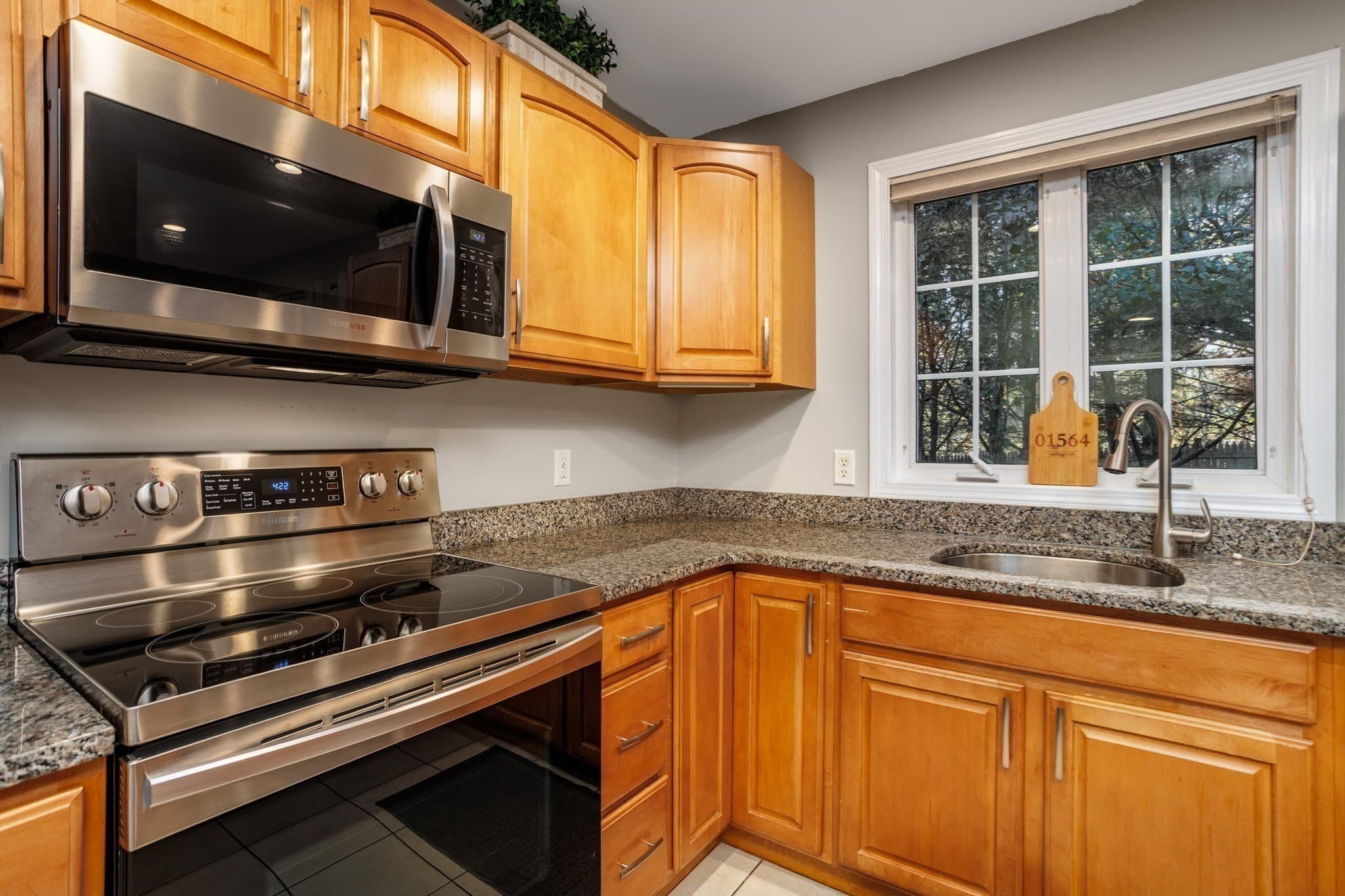 Condominium at 7 Patriots Way # D, Sterling MA 01564, photo 13 of 36