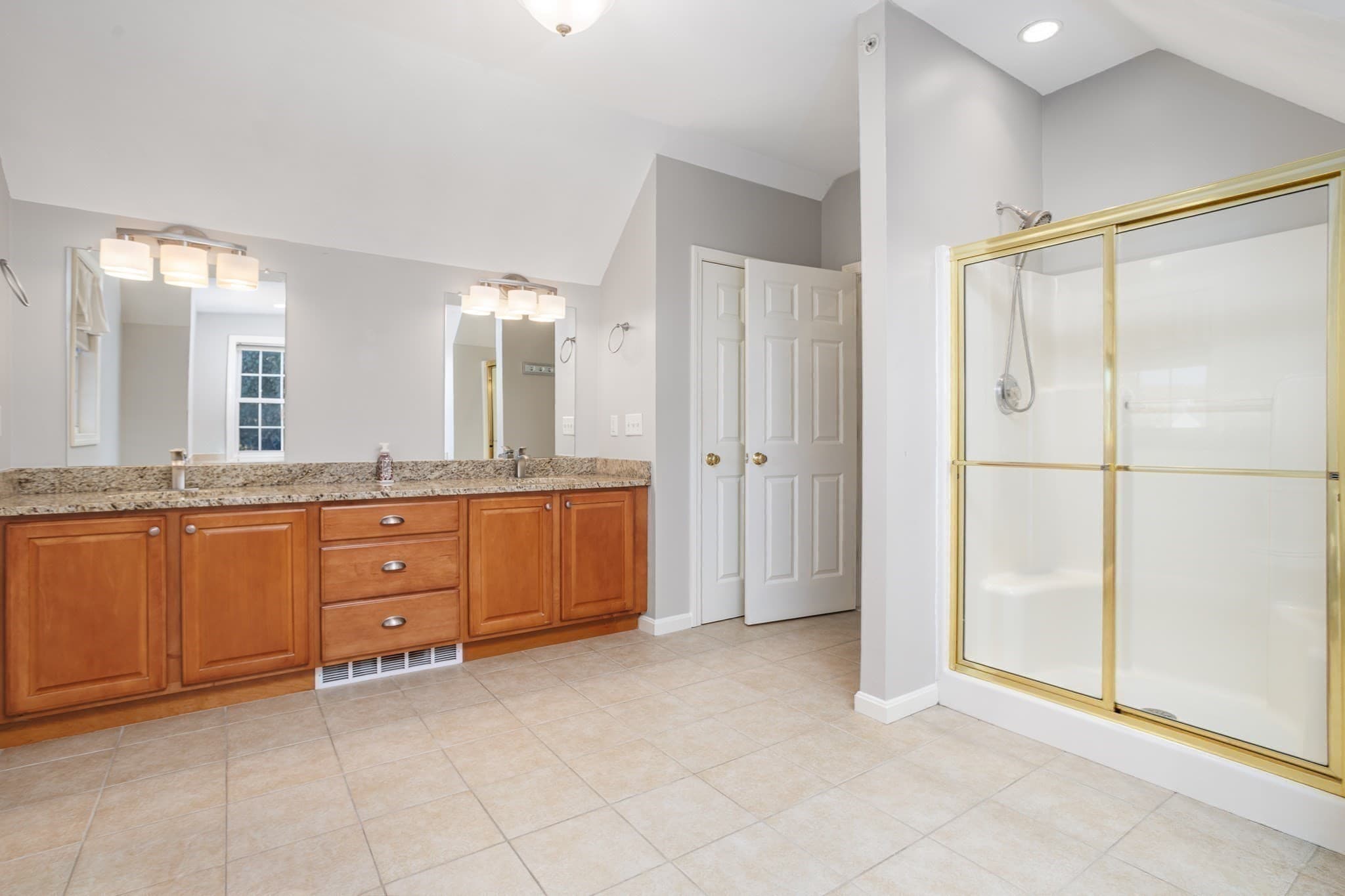 Condominium at 7 Patriots Way # D, Sterling MA 01564, photo 24 of 36