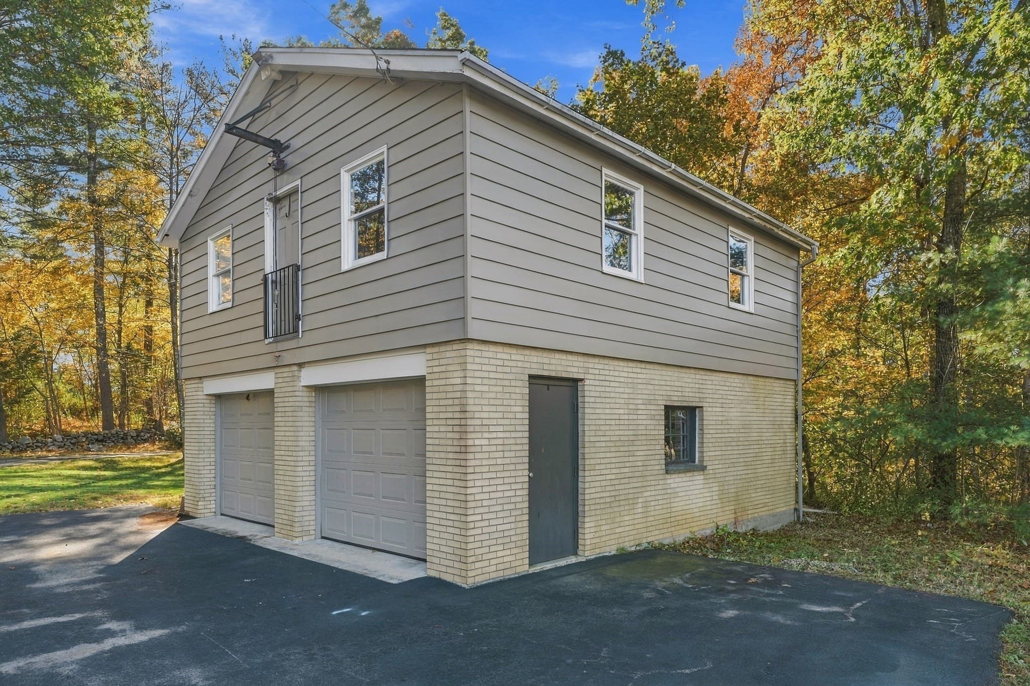 Single Family Residence at 291 Morris St, Southbridge MA 01550, photo 36 of 42
