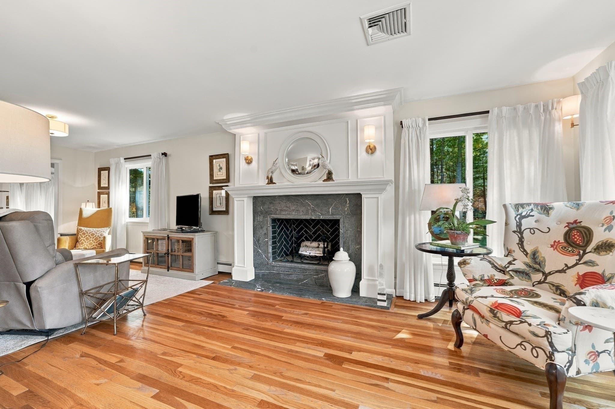 Single Family Residence at 291 Morris St, Southbridge MA 01550, photo 5 of 42