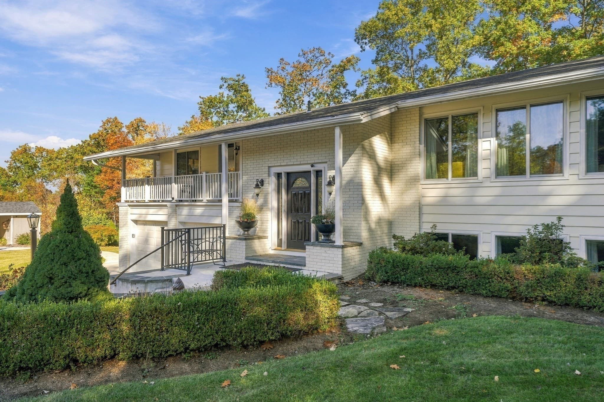 Single Family Residence at 291 Morris St, Southbridge MA 01550, photo 4 of 42