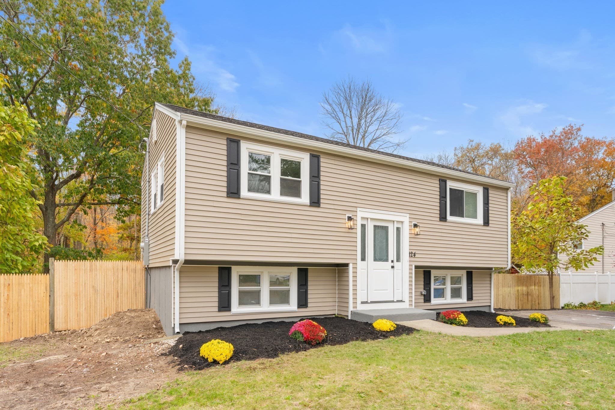 124 Auburn St, Whitman MA 02382