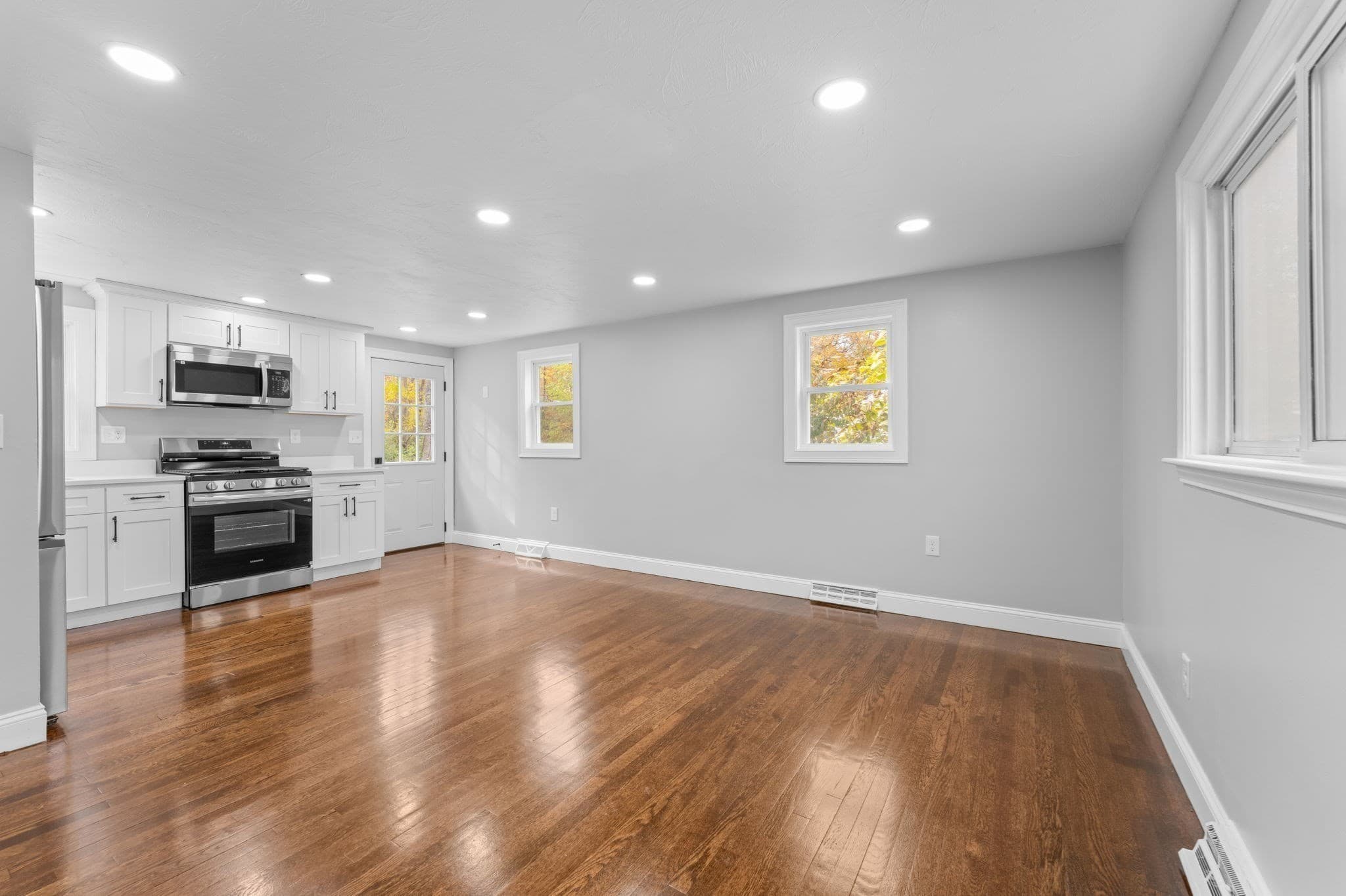 Single Family Residence at 124 Auburn St, Whitman MA 02382, photo 10 of 24