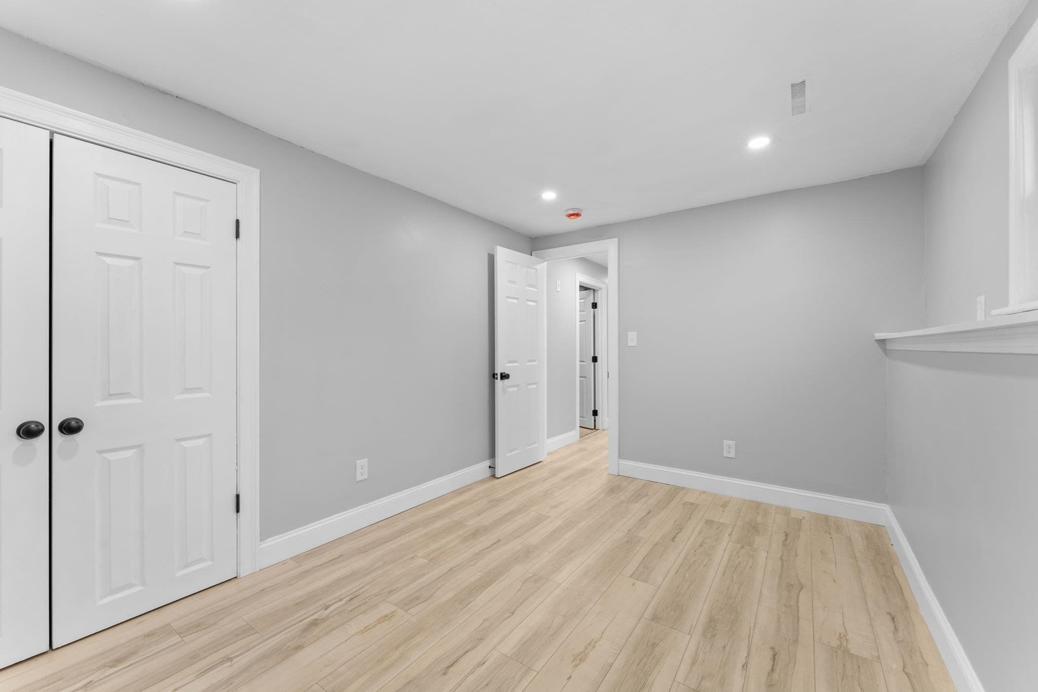 Single Family Residence at 124 Auburn St, Whitman MA 02382, photo 18 of 24
